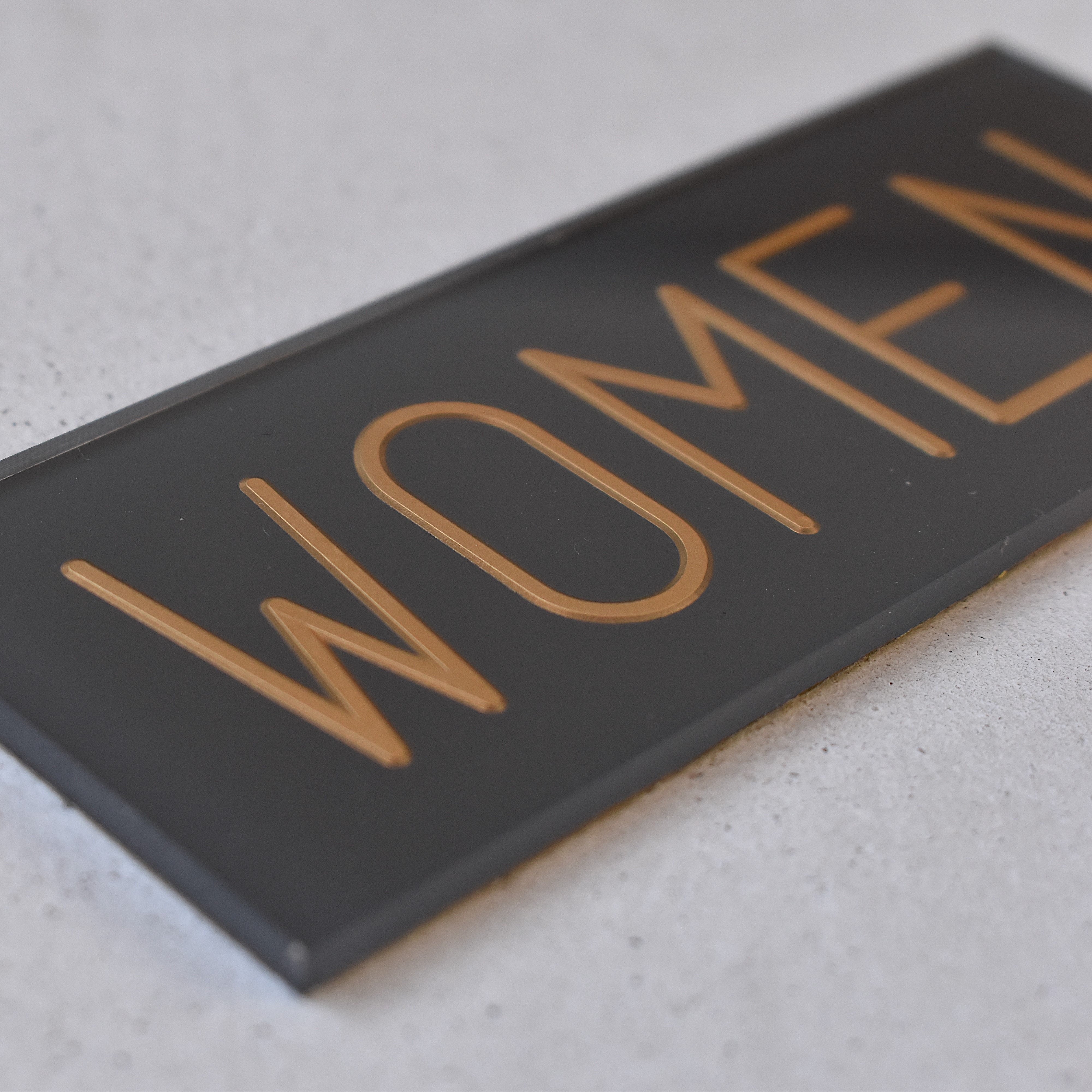 サインプレート