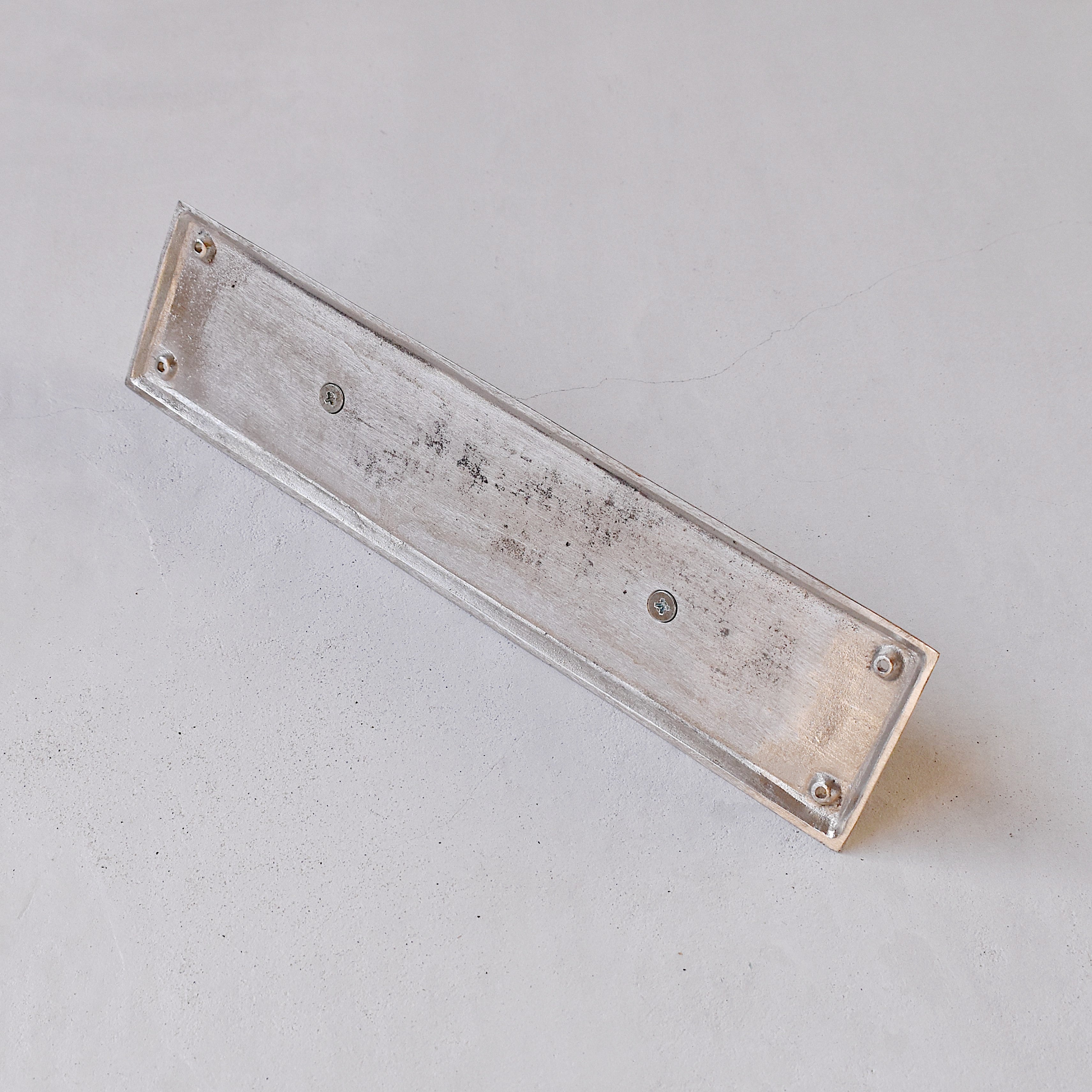 ドアプル・ドアハンドル シルバー