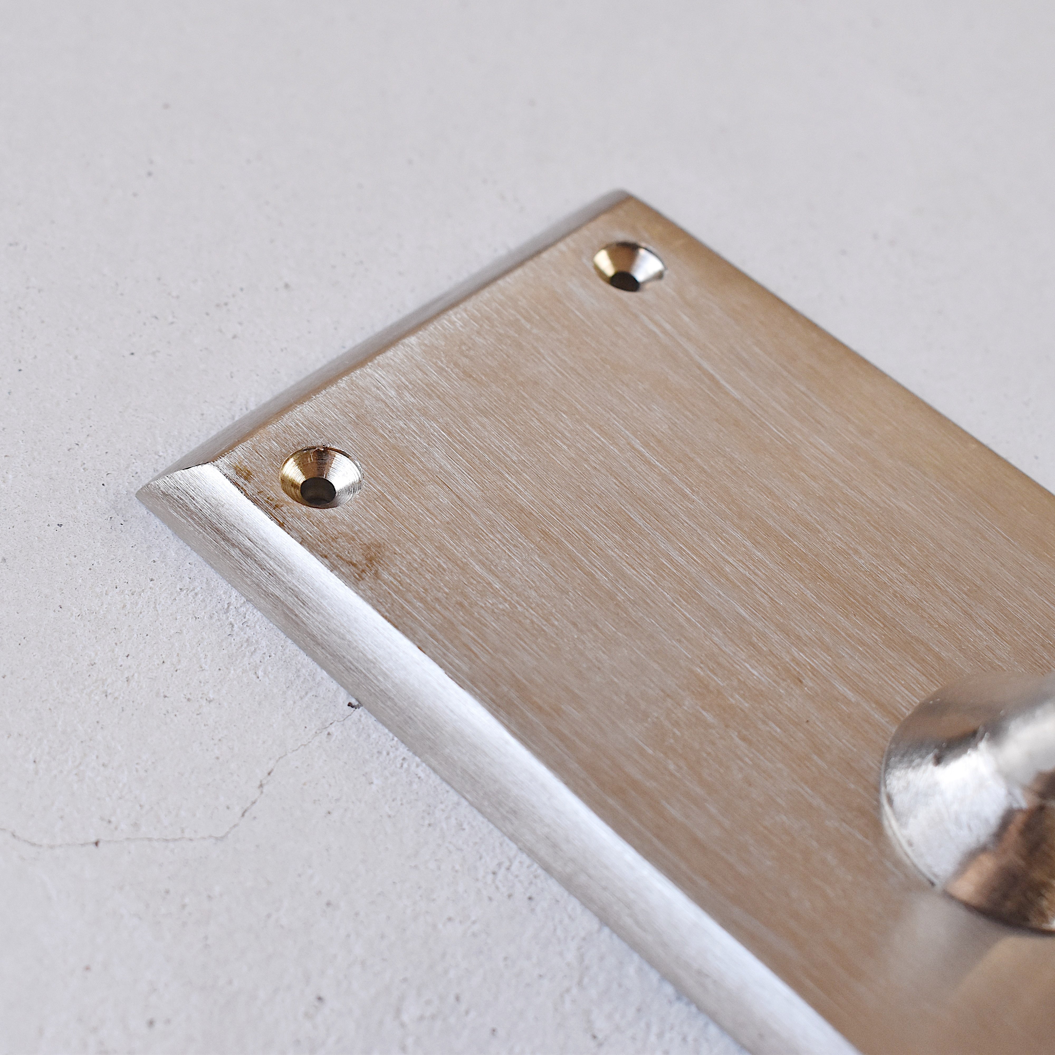 ドアプル・ドアハンドル シルバー