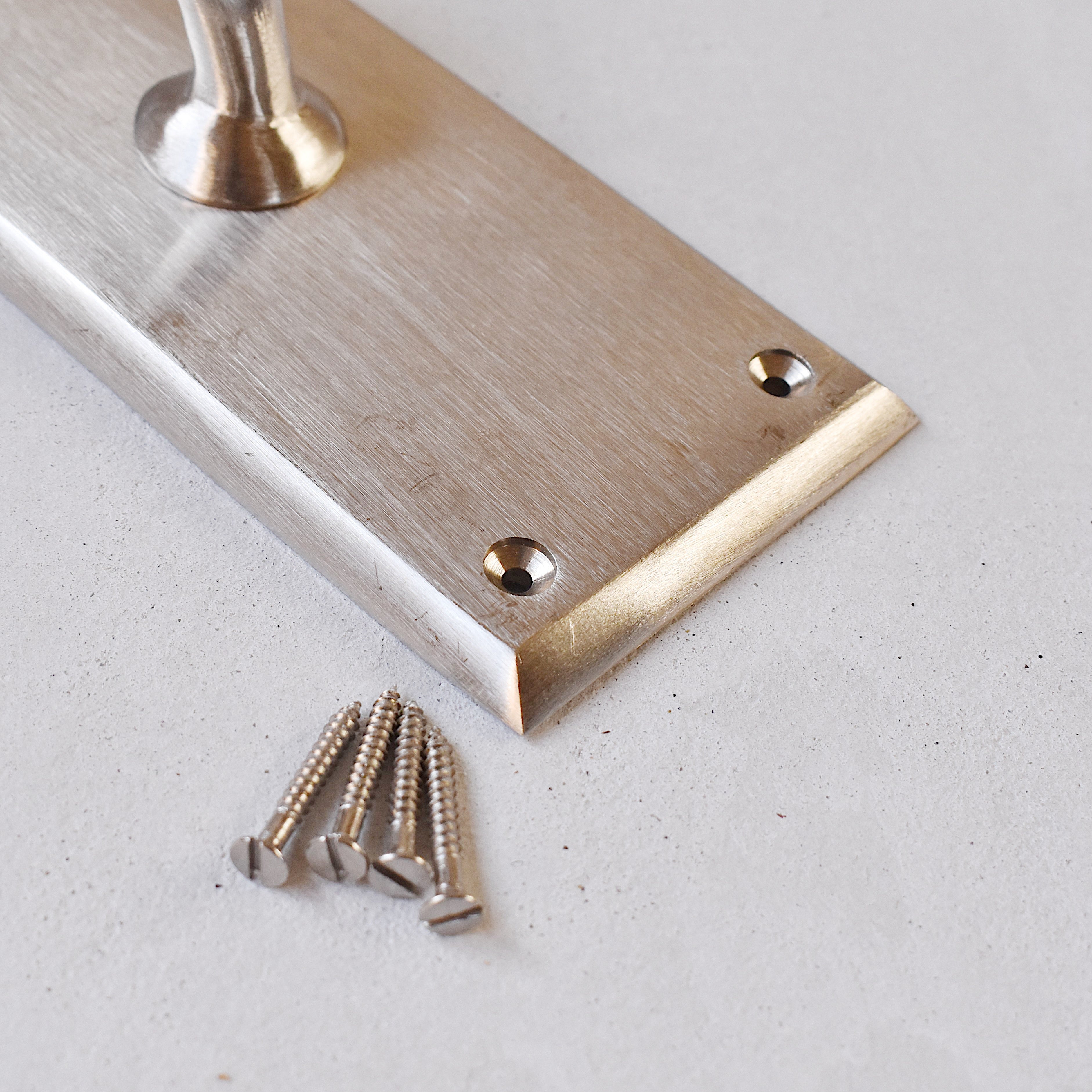 ドアプル・ドアハンドル シルバー