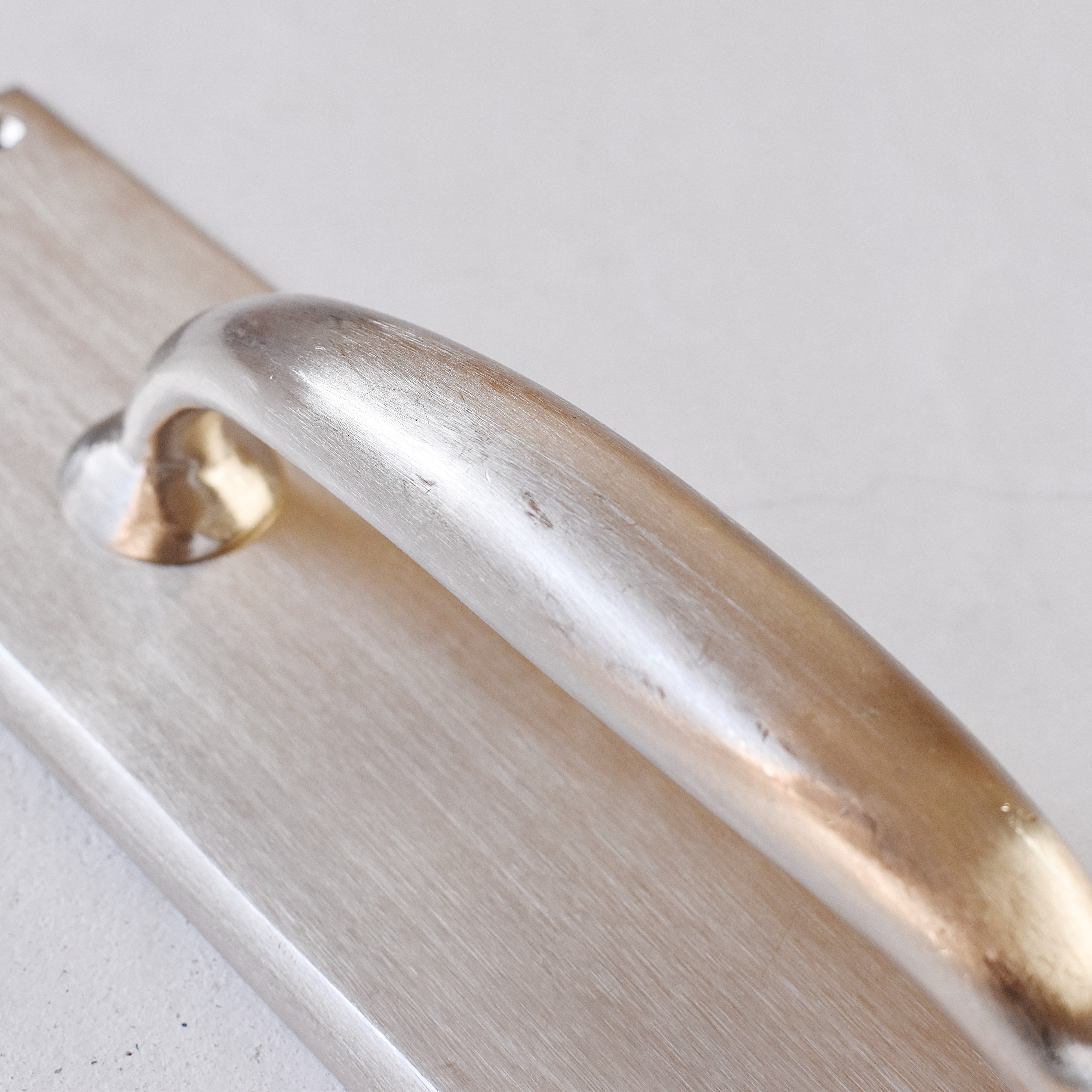 ドアプル・ドアハンドル シルバー