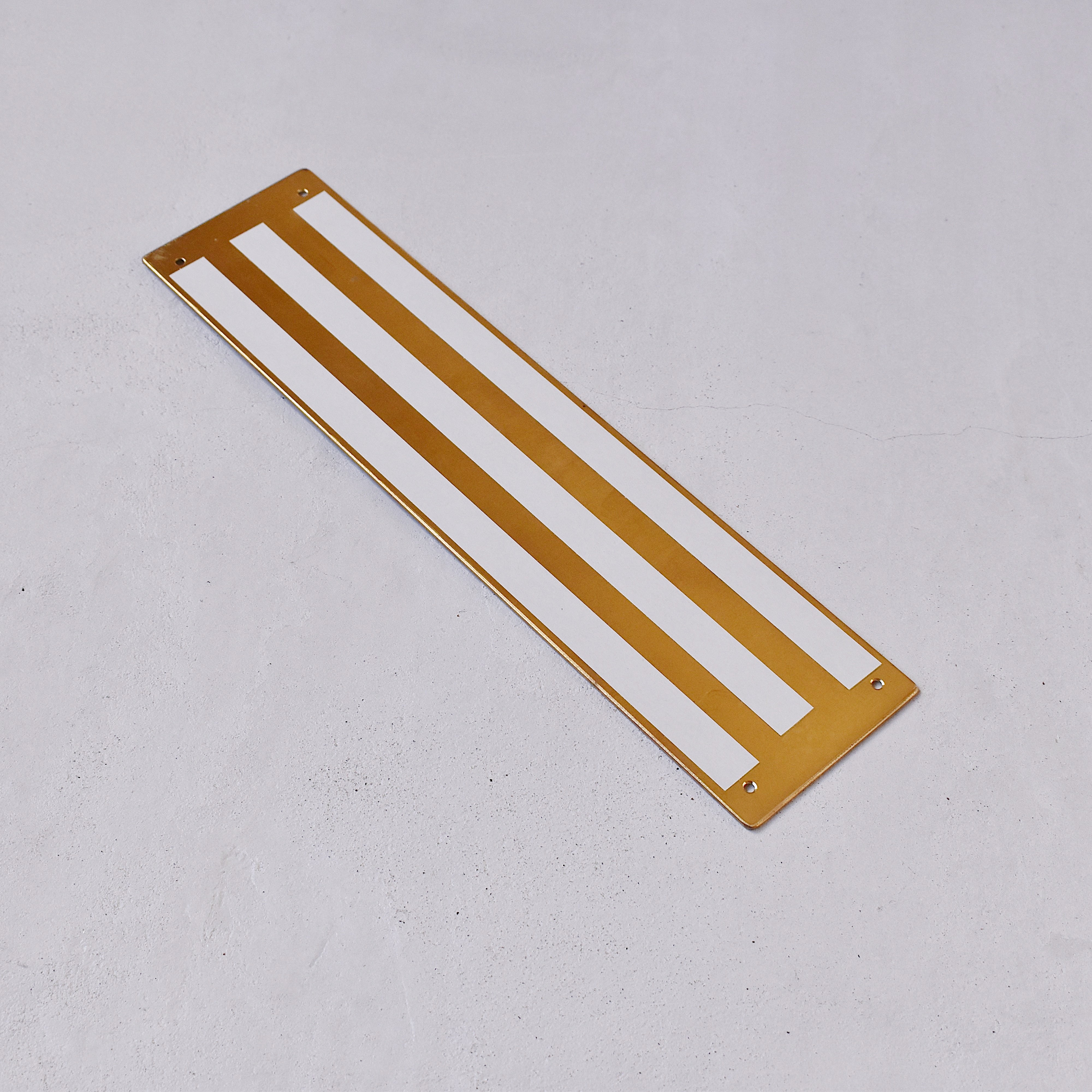 真鍮プッシュプレート