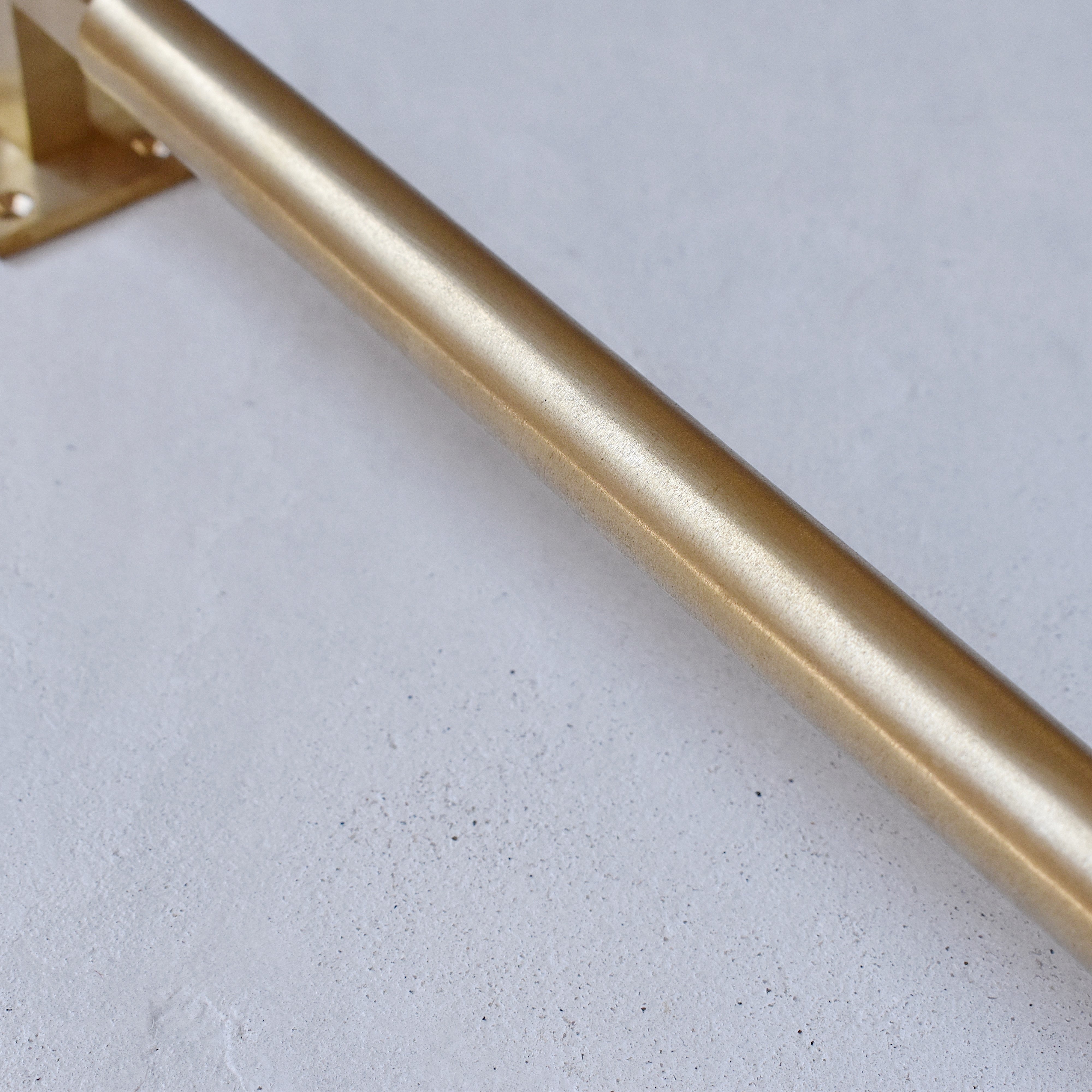 ラウンドグリップ・ドアハンドル ゴールド