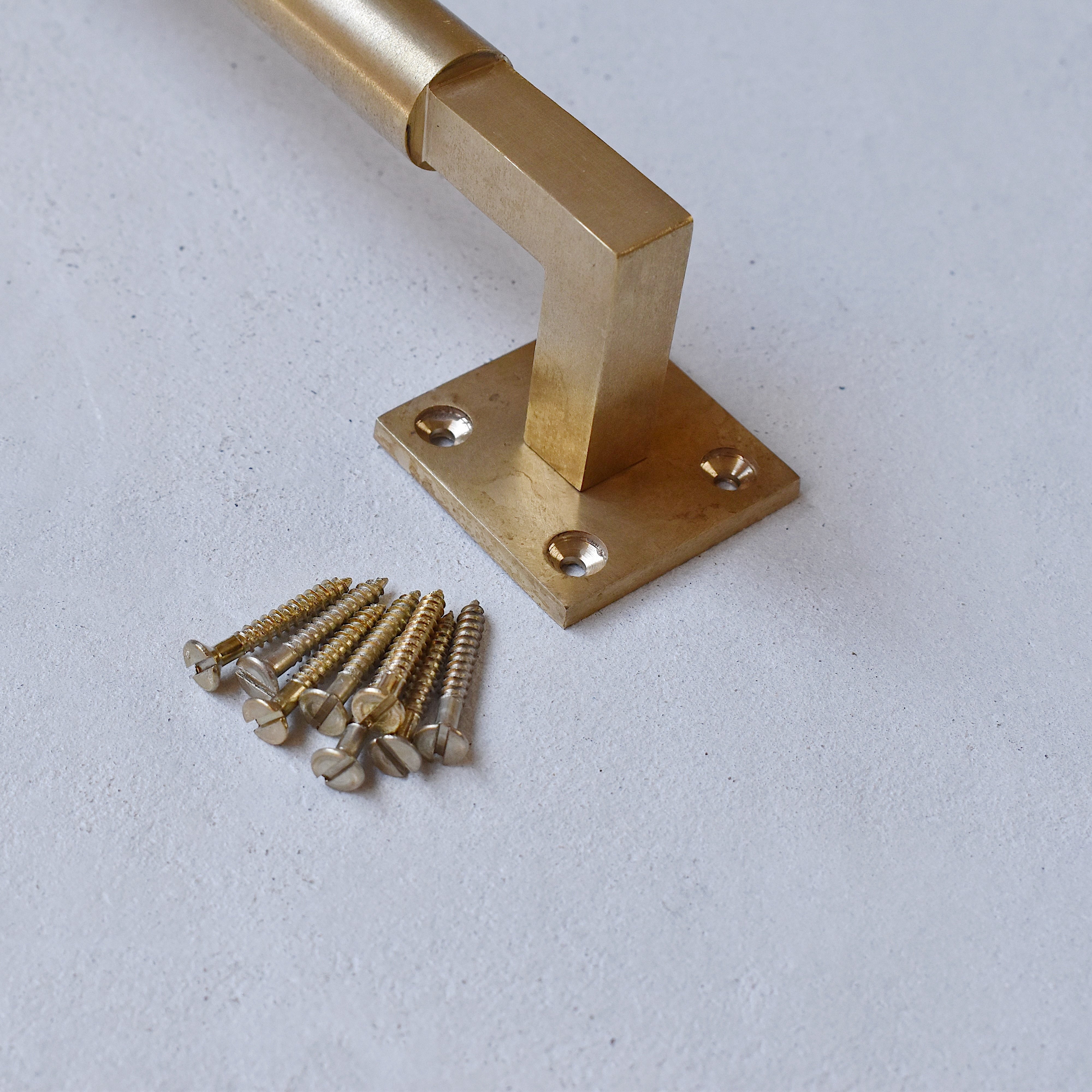 ラウンドグリップ・ドアハンドル ゴールド