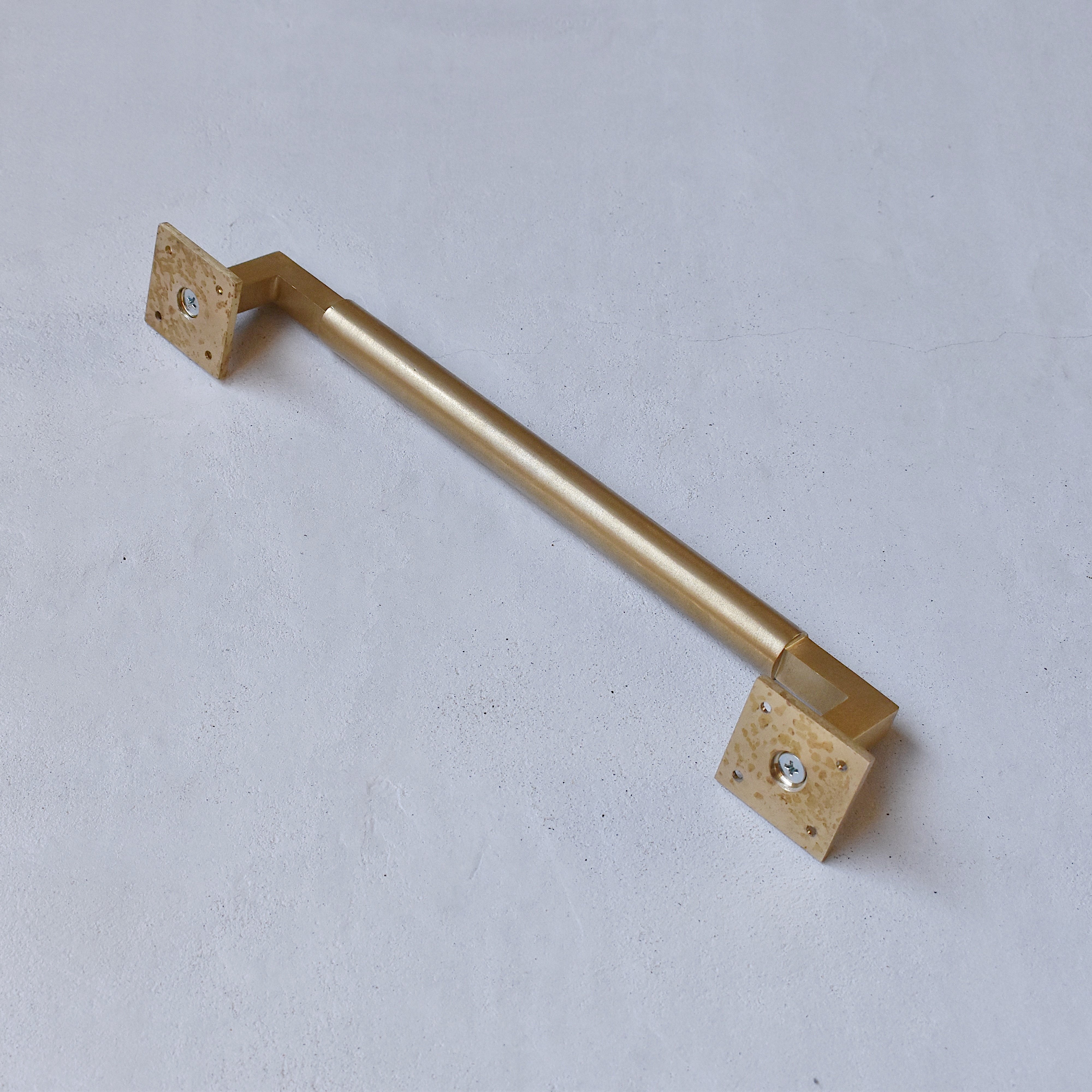 ラウンドグリップ・ドアハンドル ゴールド