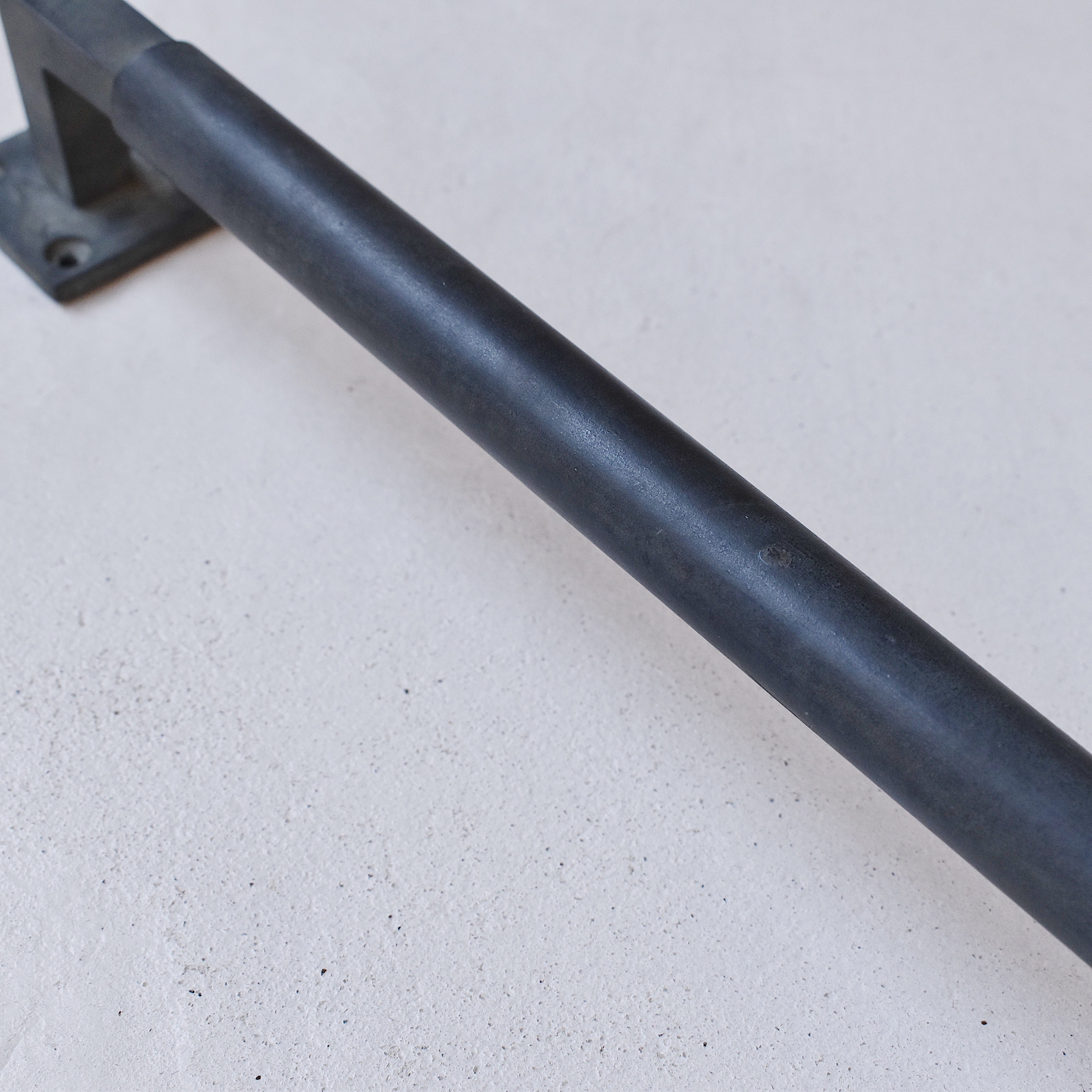 ラウンドグリップ・ドアハンドル ブラック