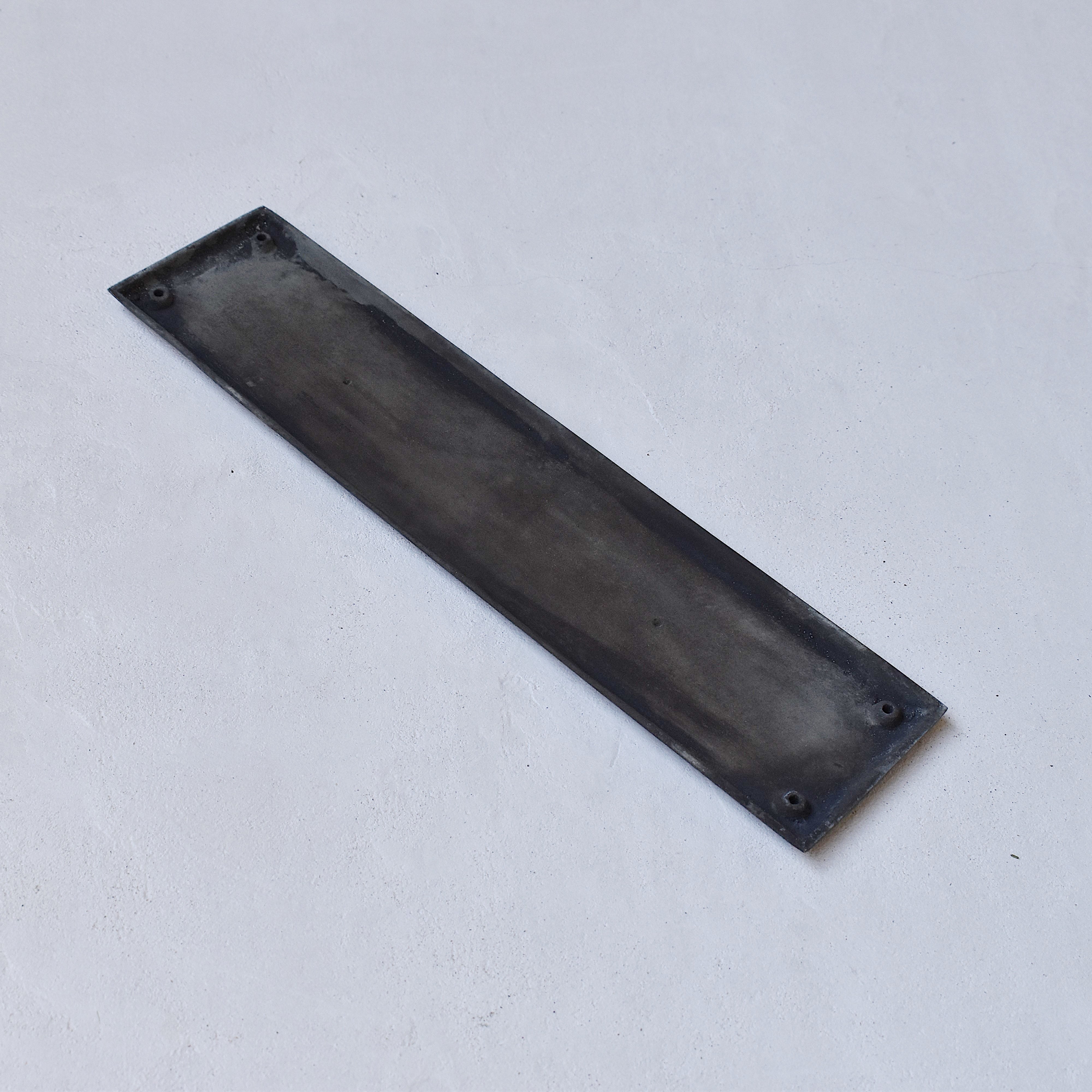 プッシュプレート ブラック