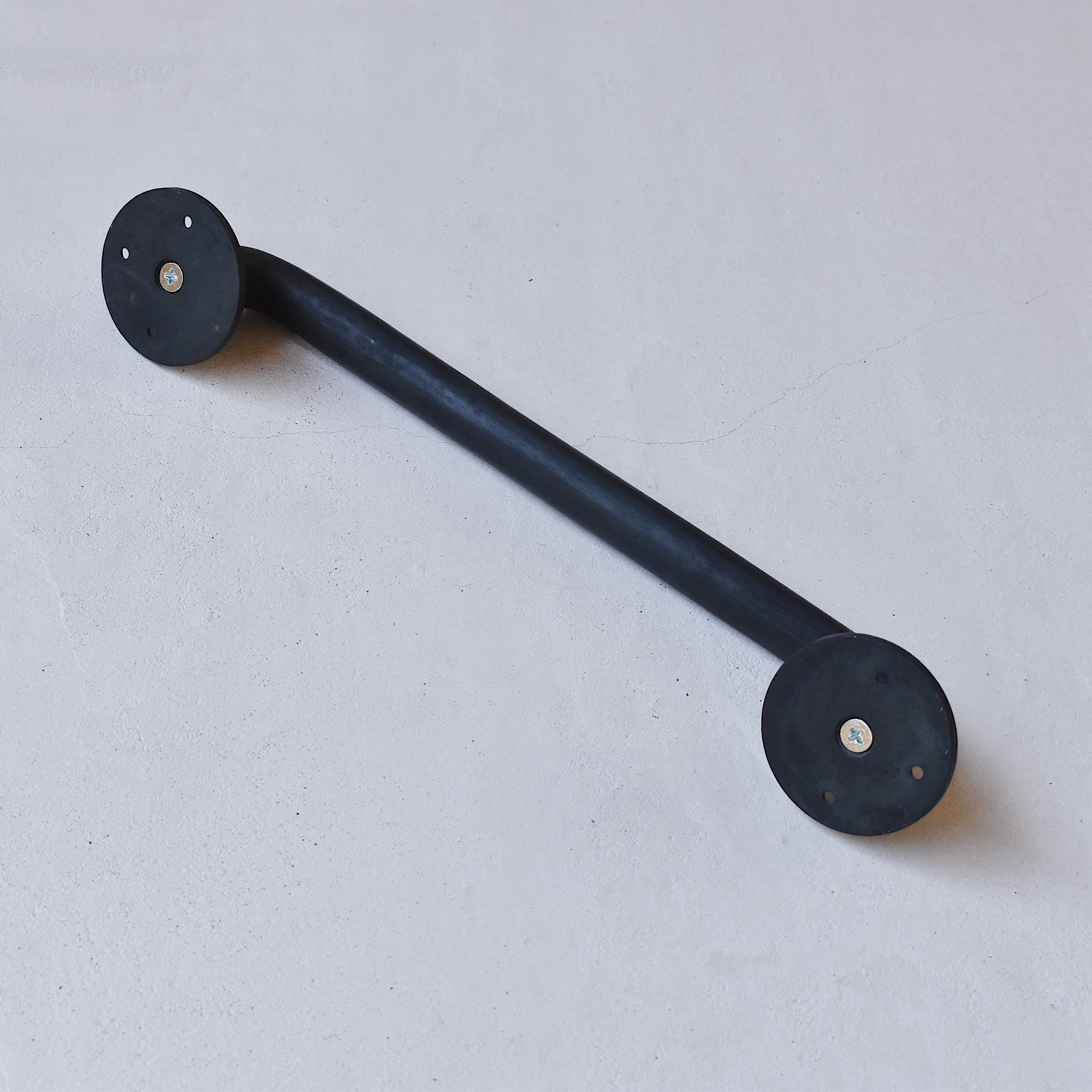 ラウンドバー・ドアハンドル ブラック