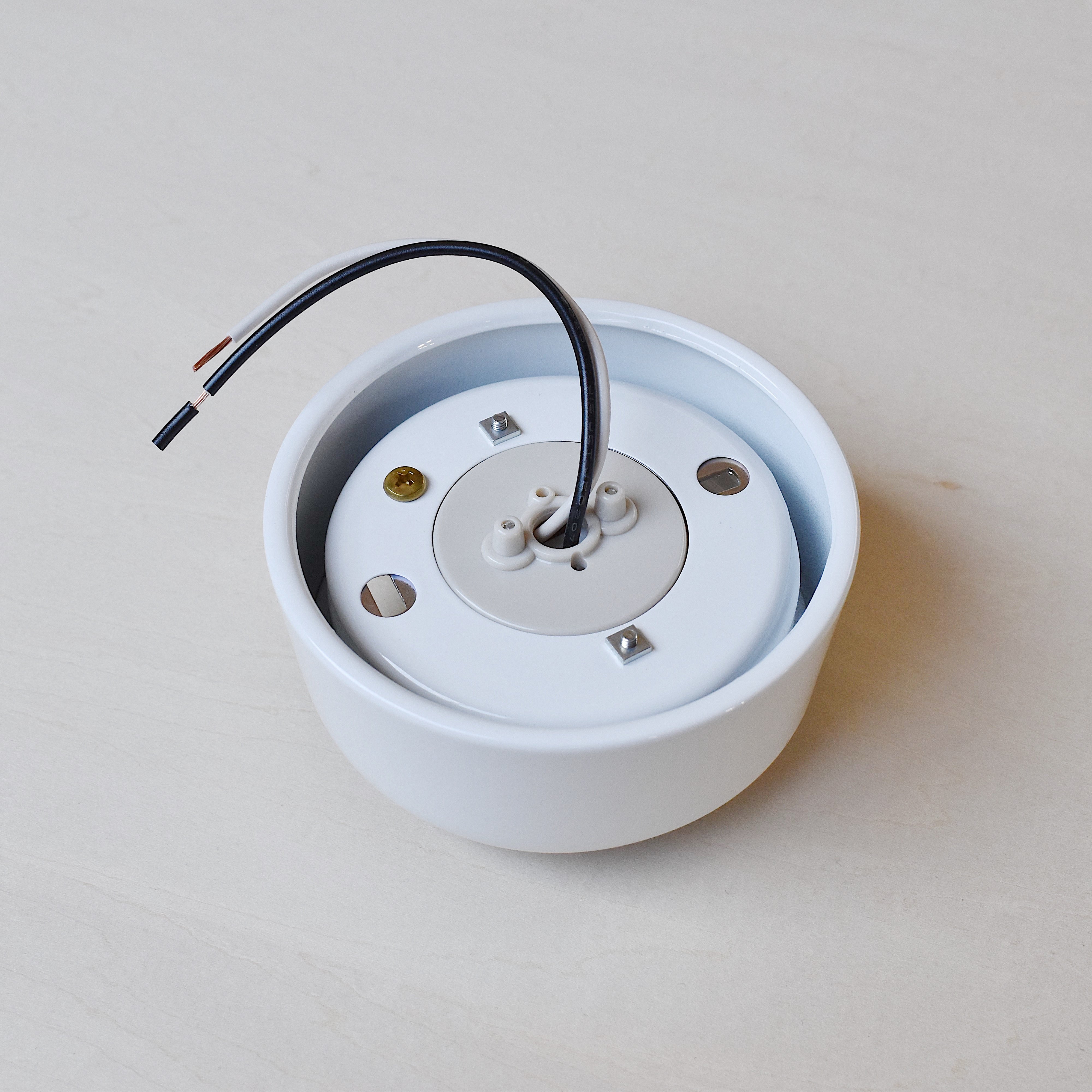 BRACKET LIGHT "POTTERY WHITE" #70