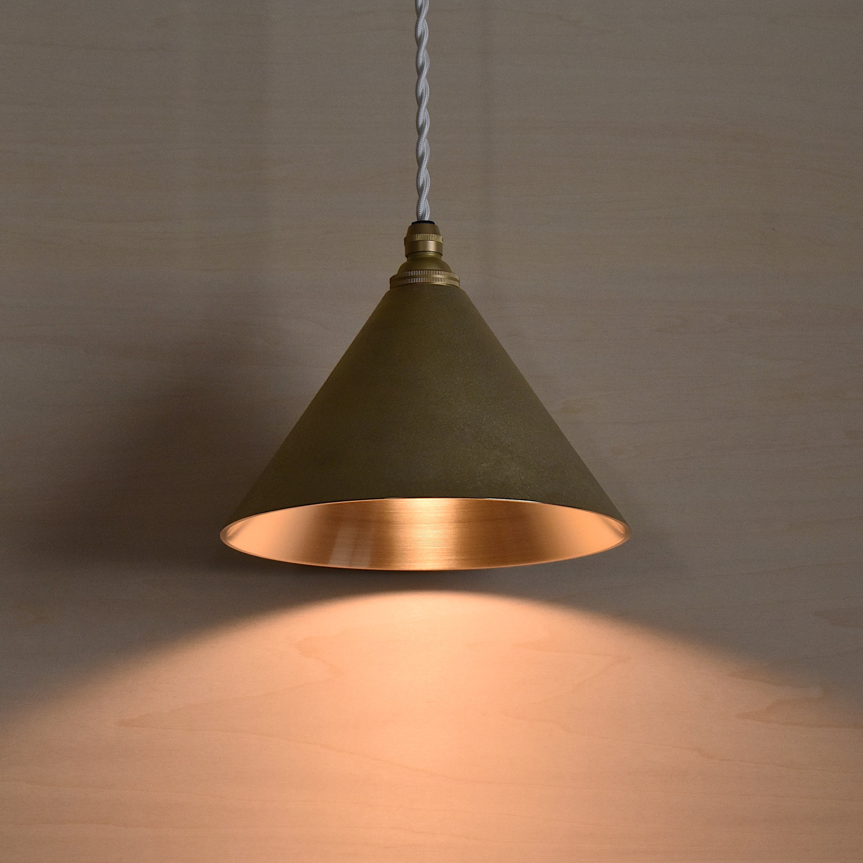 ペンダントランプ 円錐 削りだし