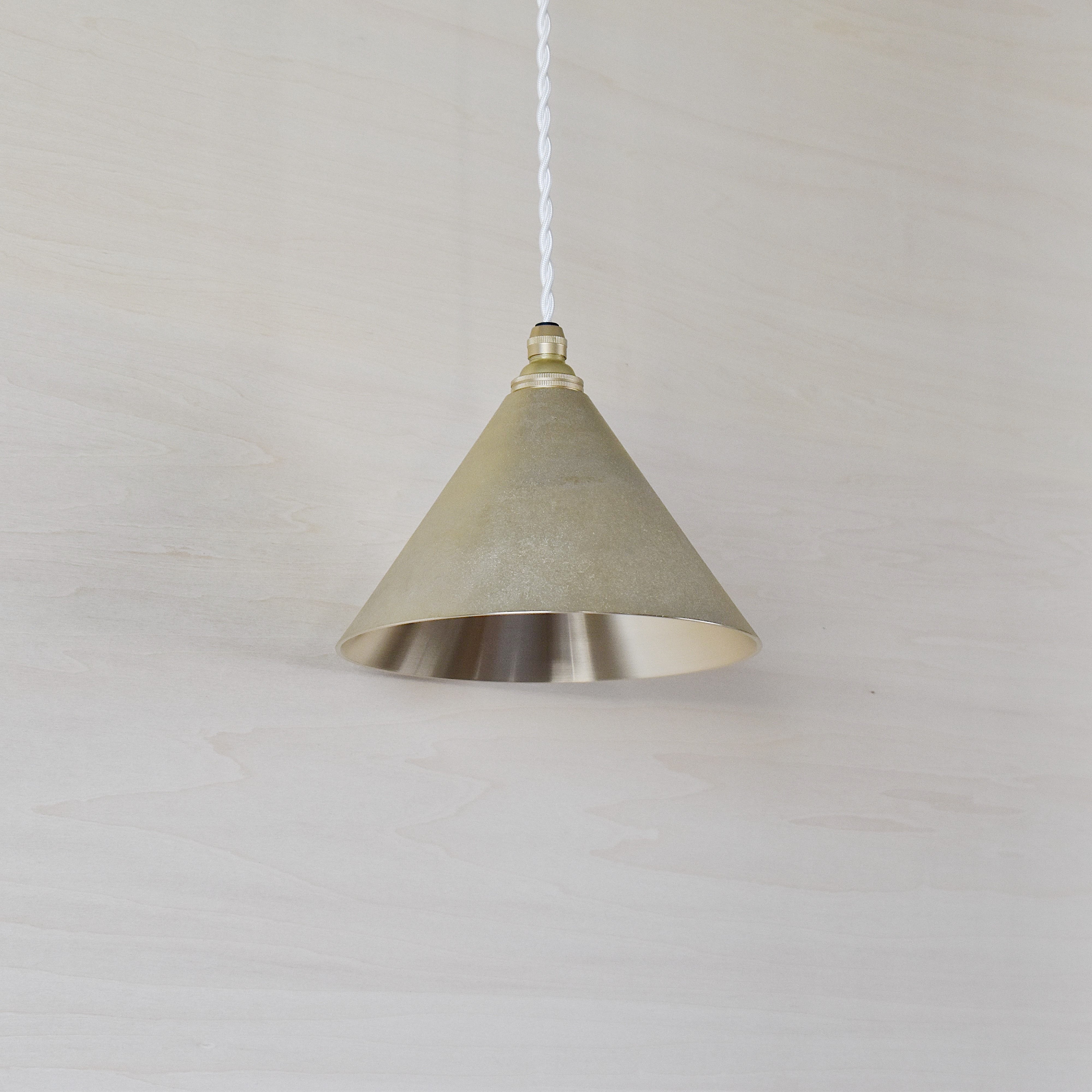 ペンダントランプ 円錐 削りだし