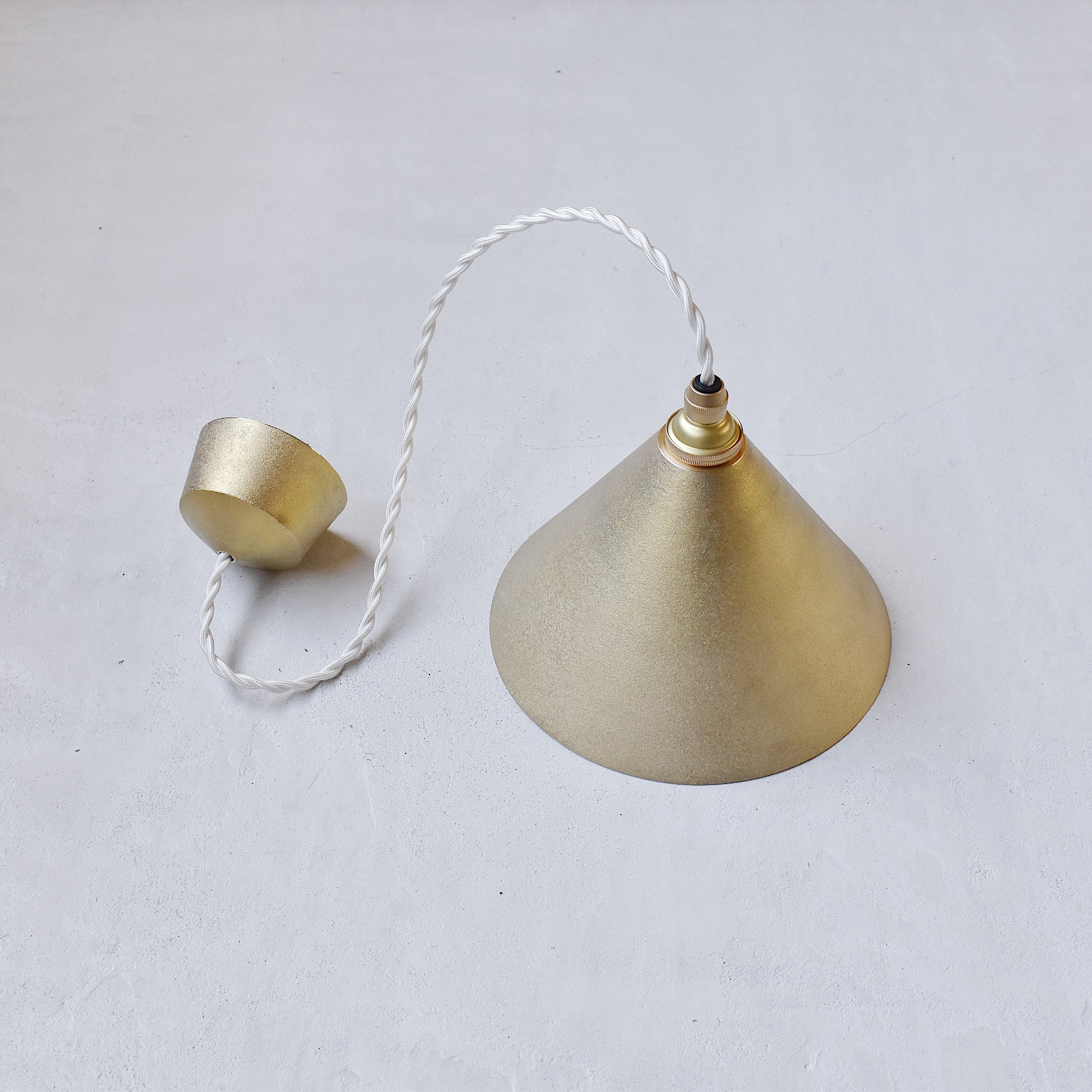 ペンダントランプ 円錐 削りだし