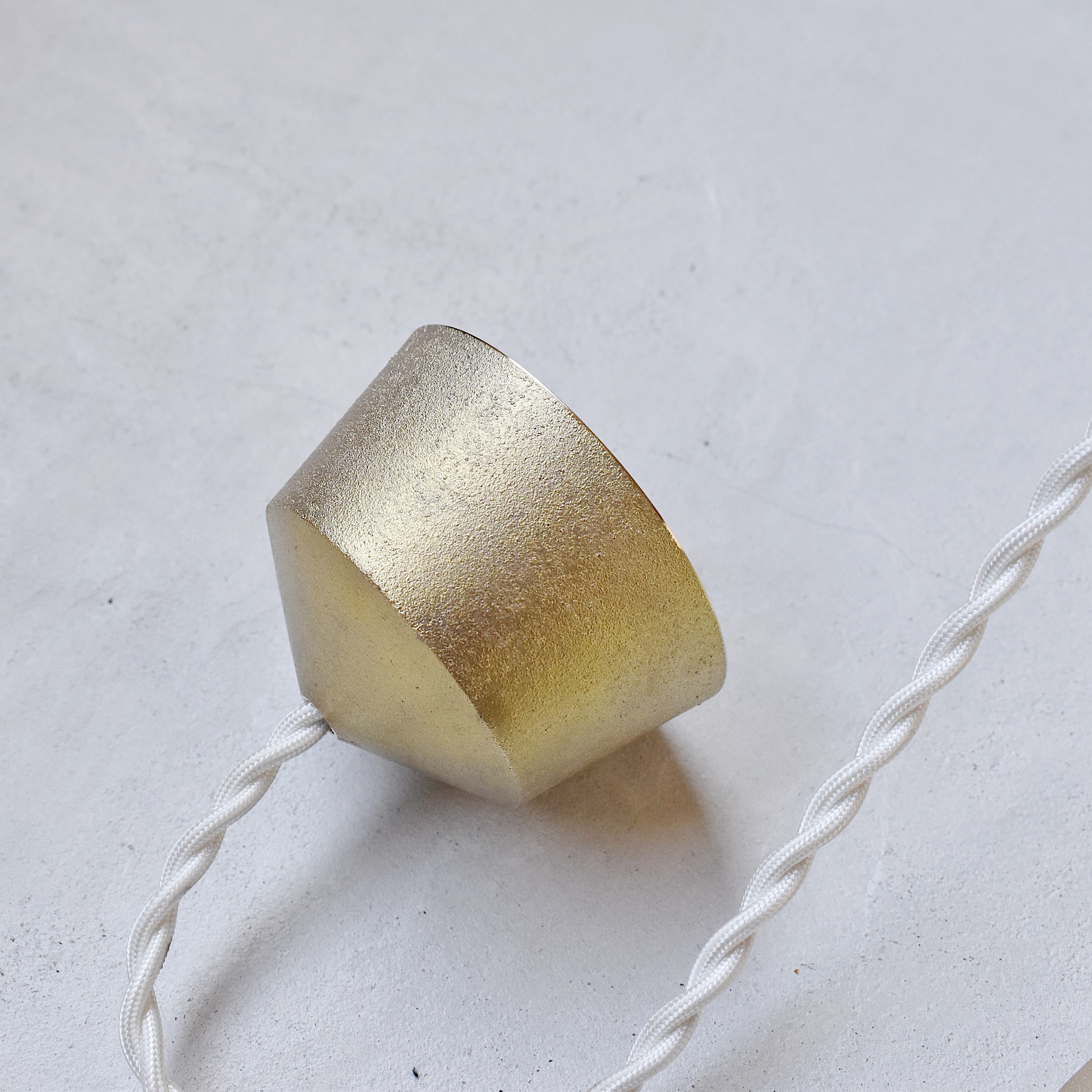 ペンダントランプ 円錐 削りだし