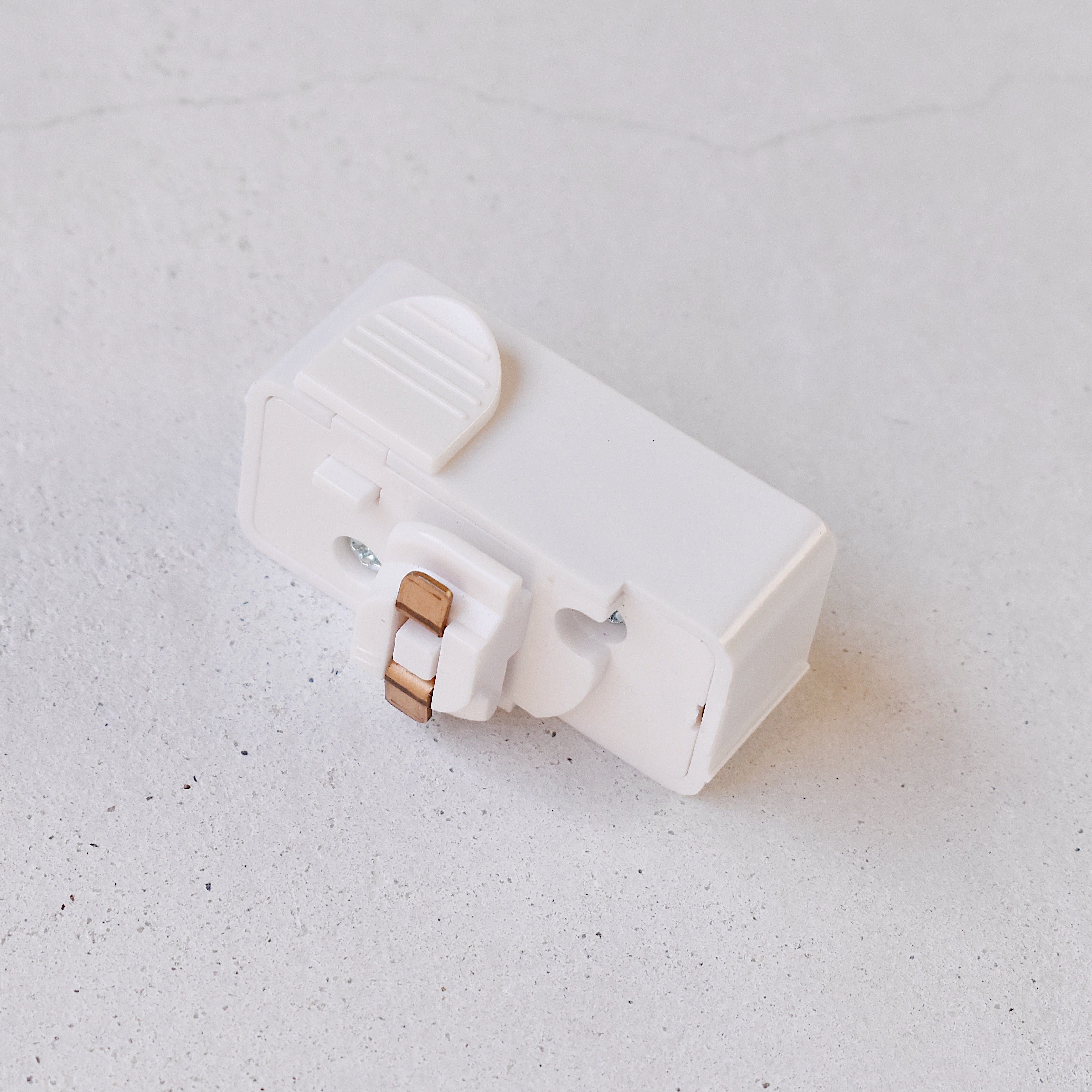 ダクトレールプラグ