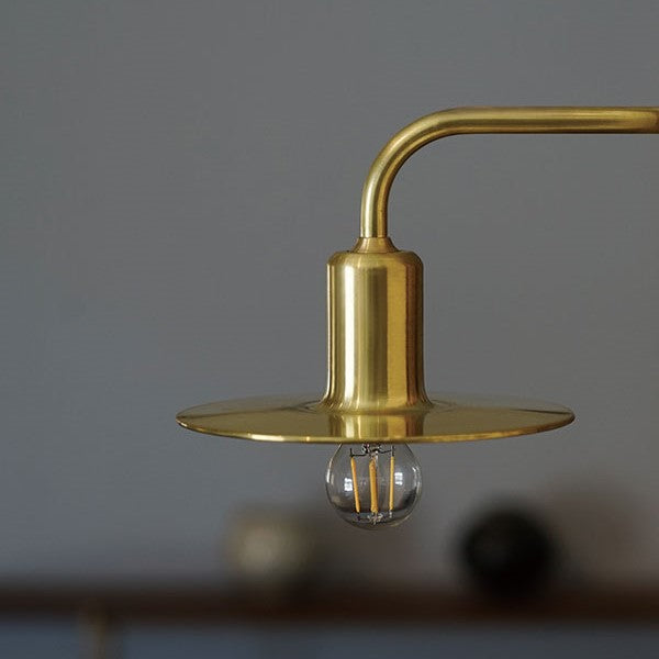 KT brass bracket light