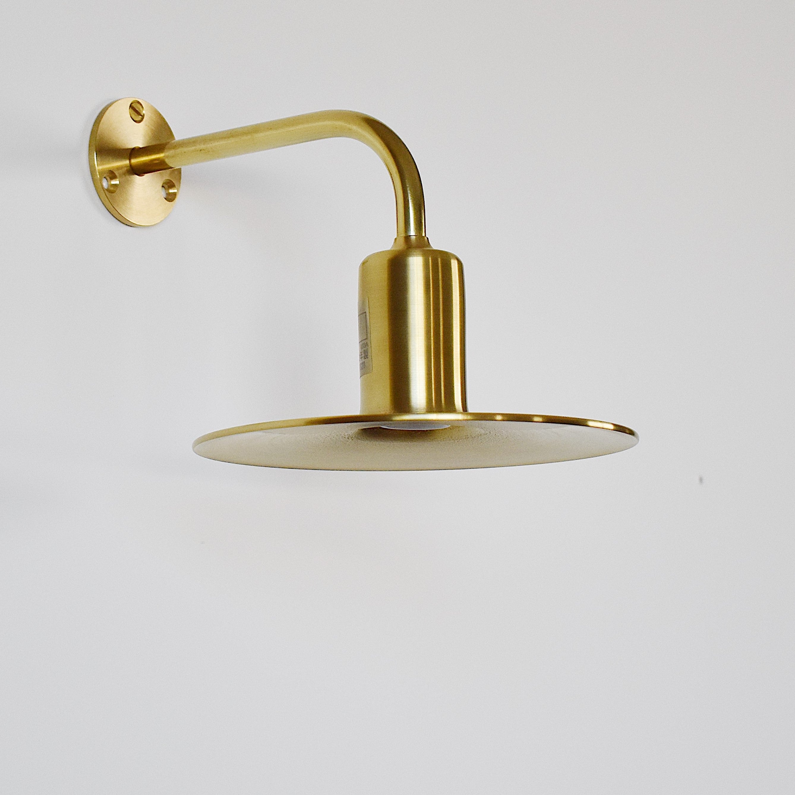KT brass bracket light