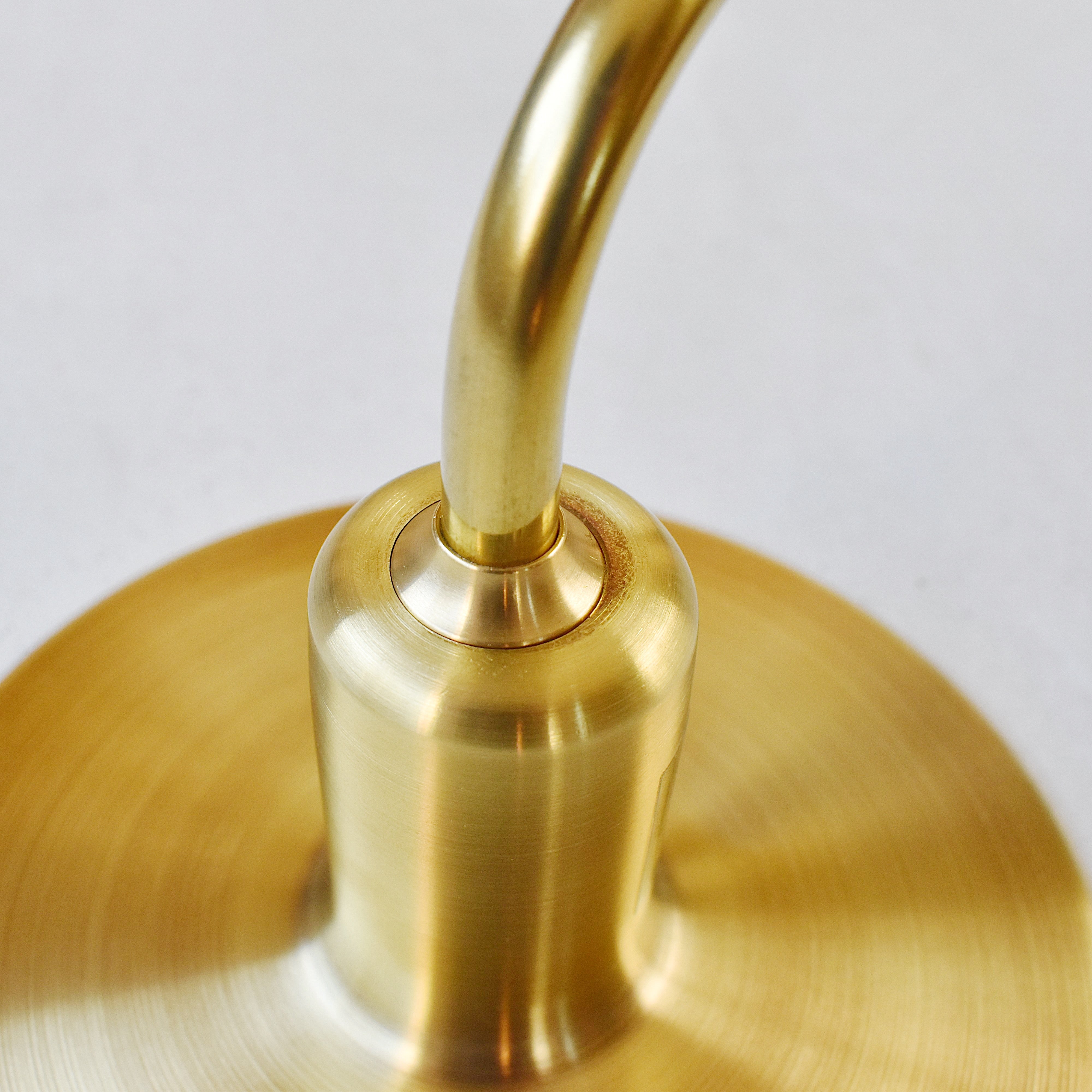 KT brass bracket light