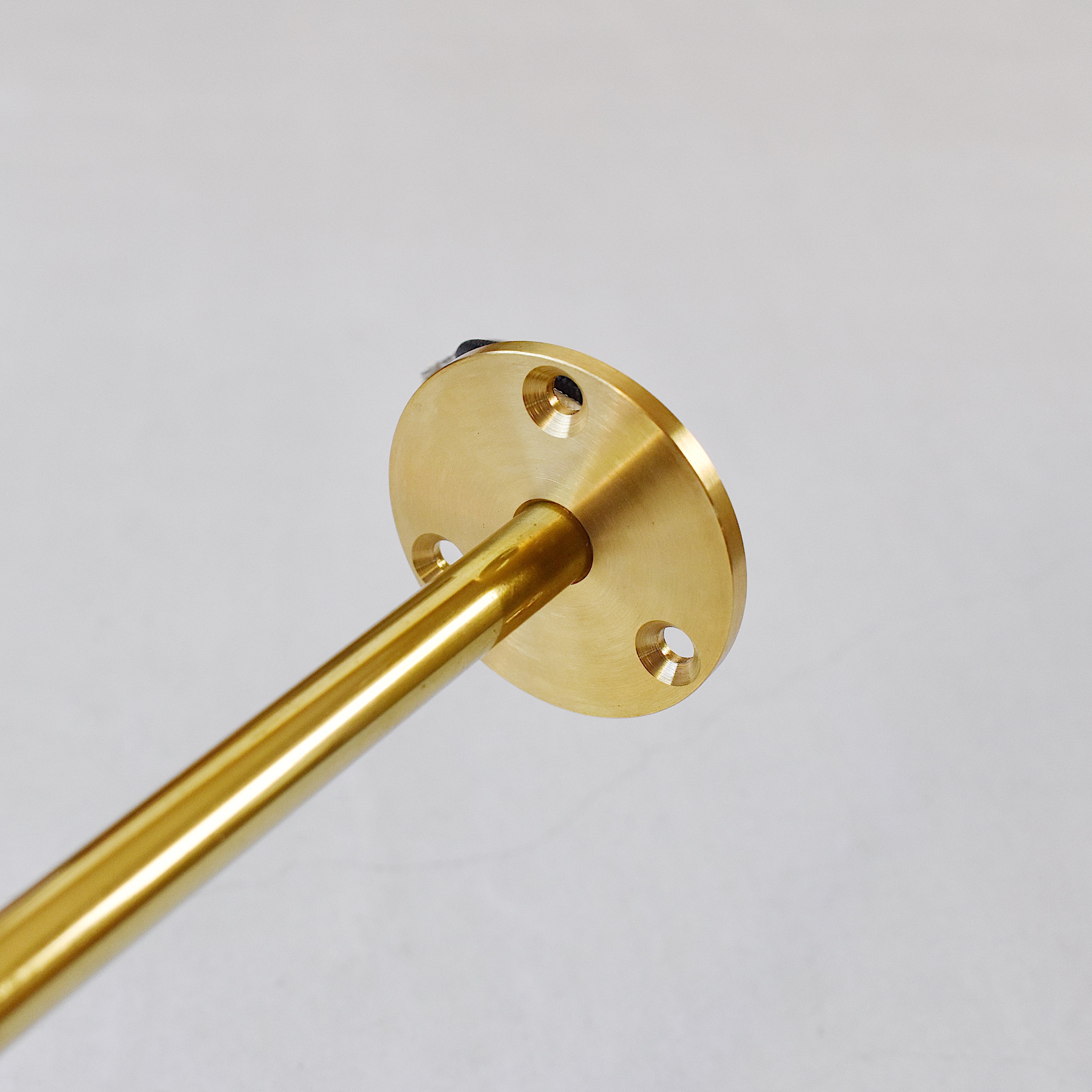 KT brass bracket light