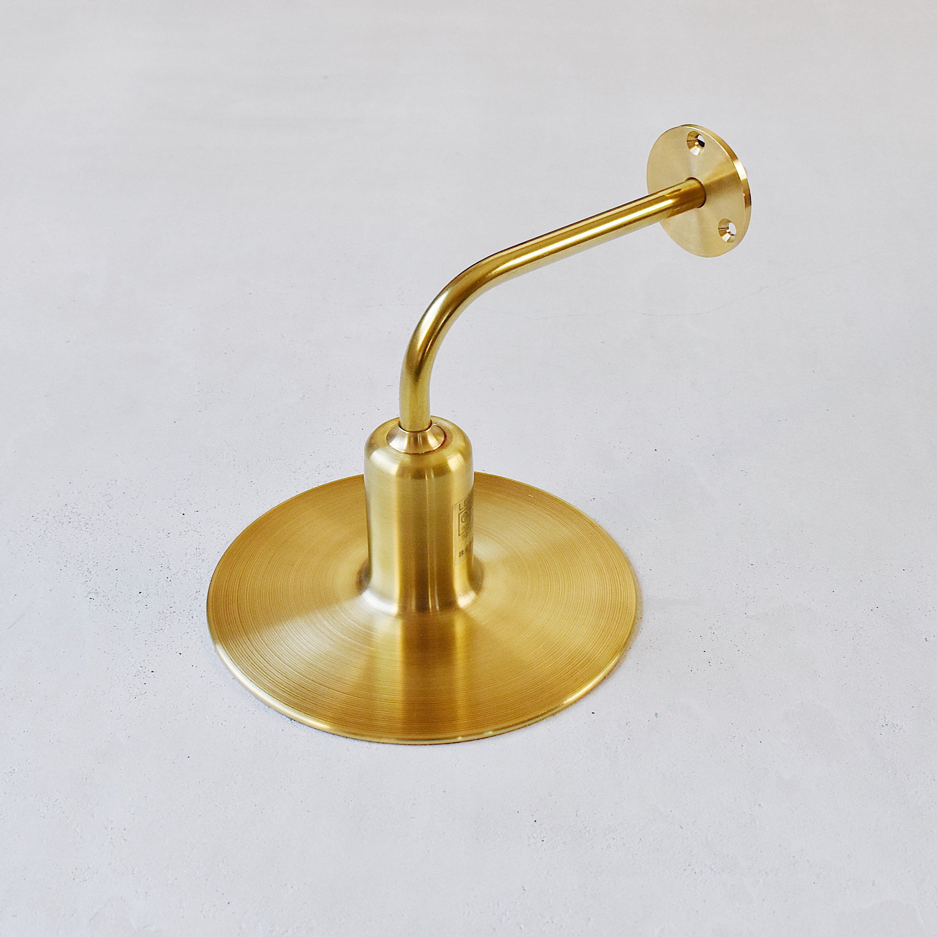 KT brass bracket light