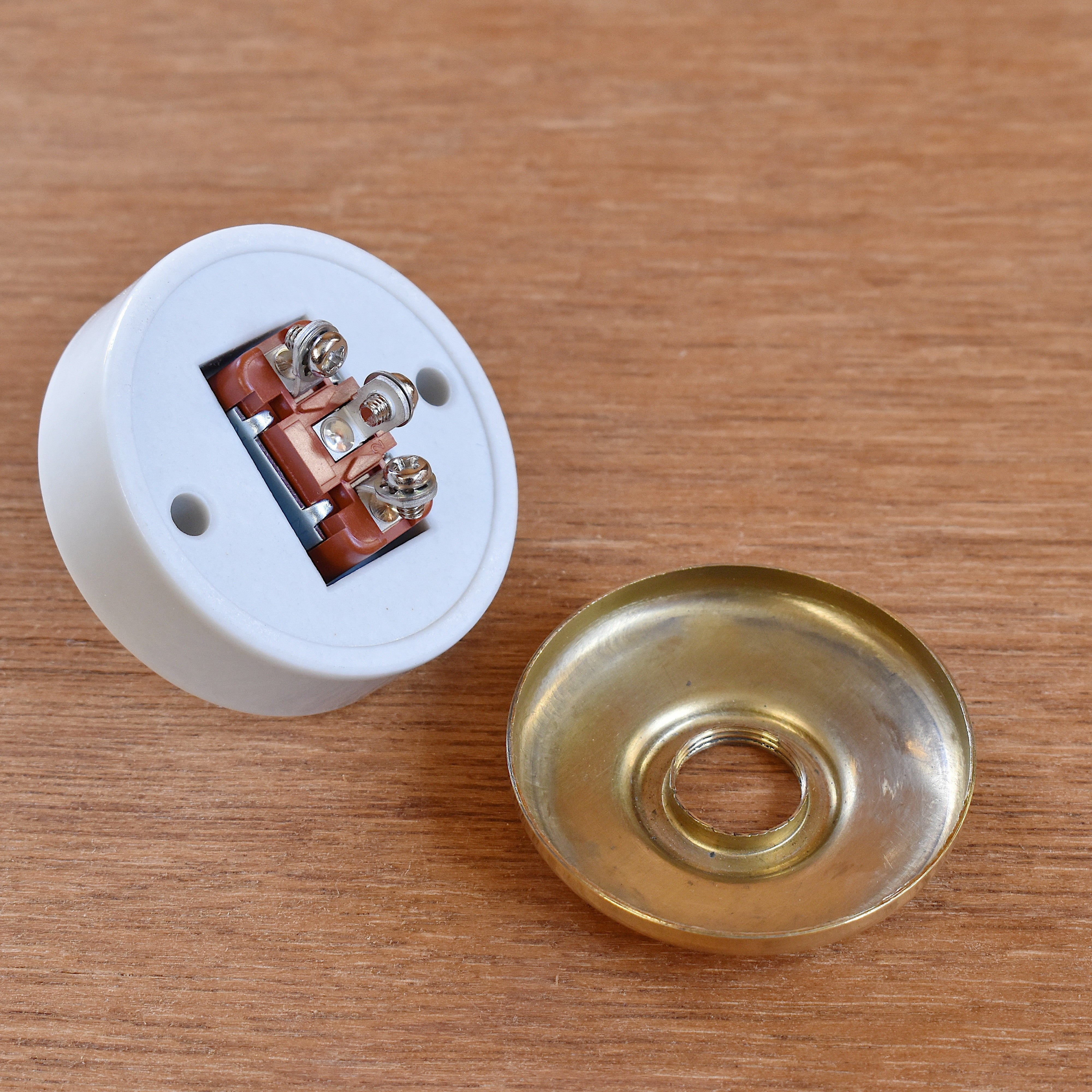 ブラススイッチ ホワイト