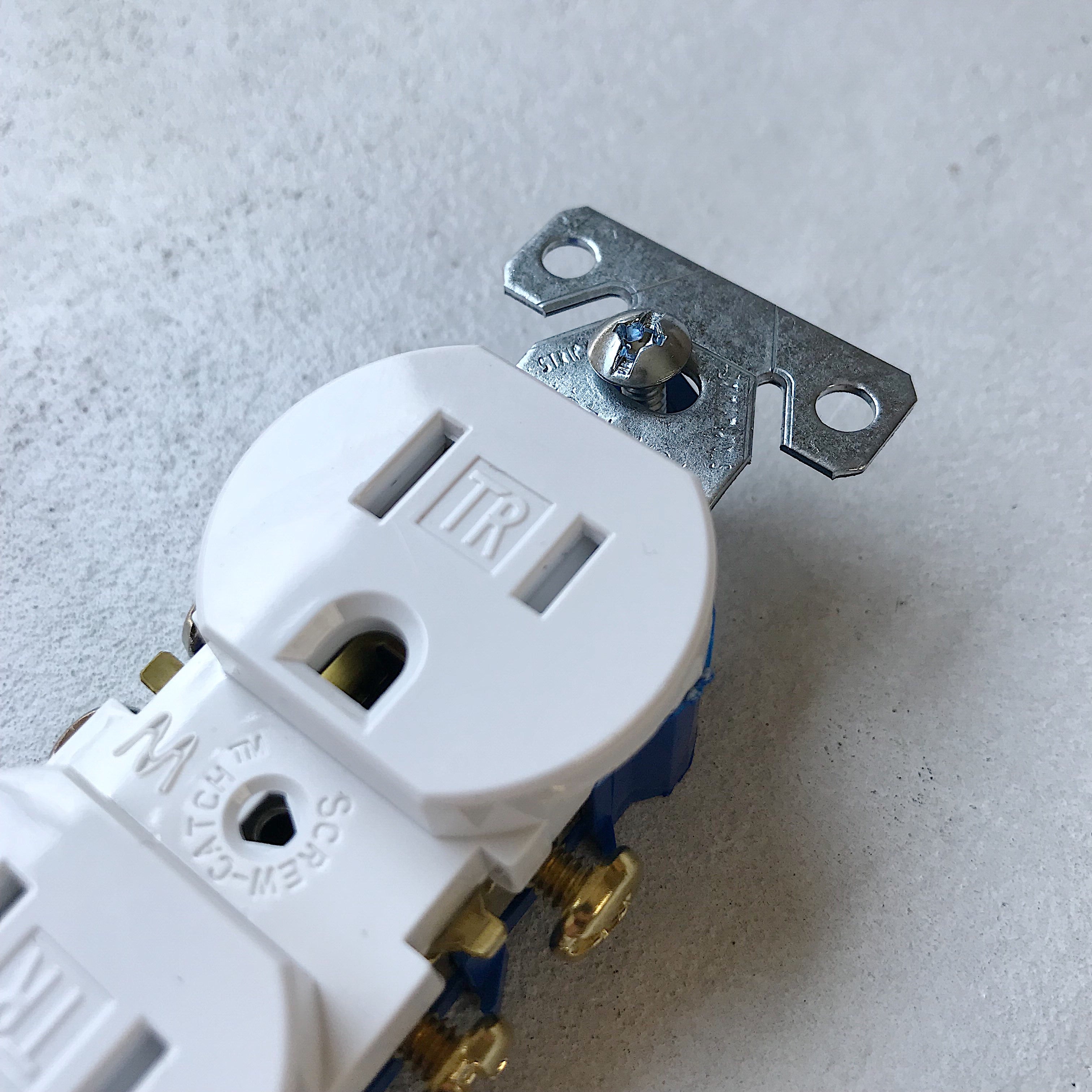 アメリカン防塵コンセント ホワイト