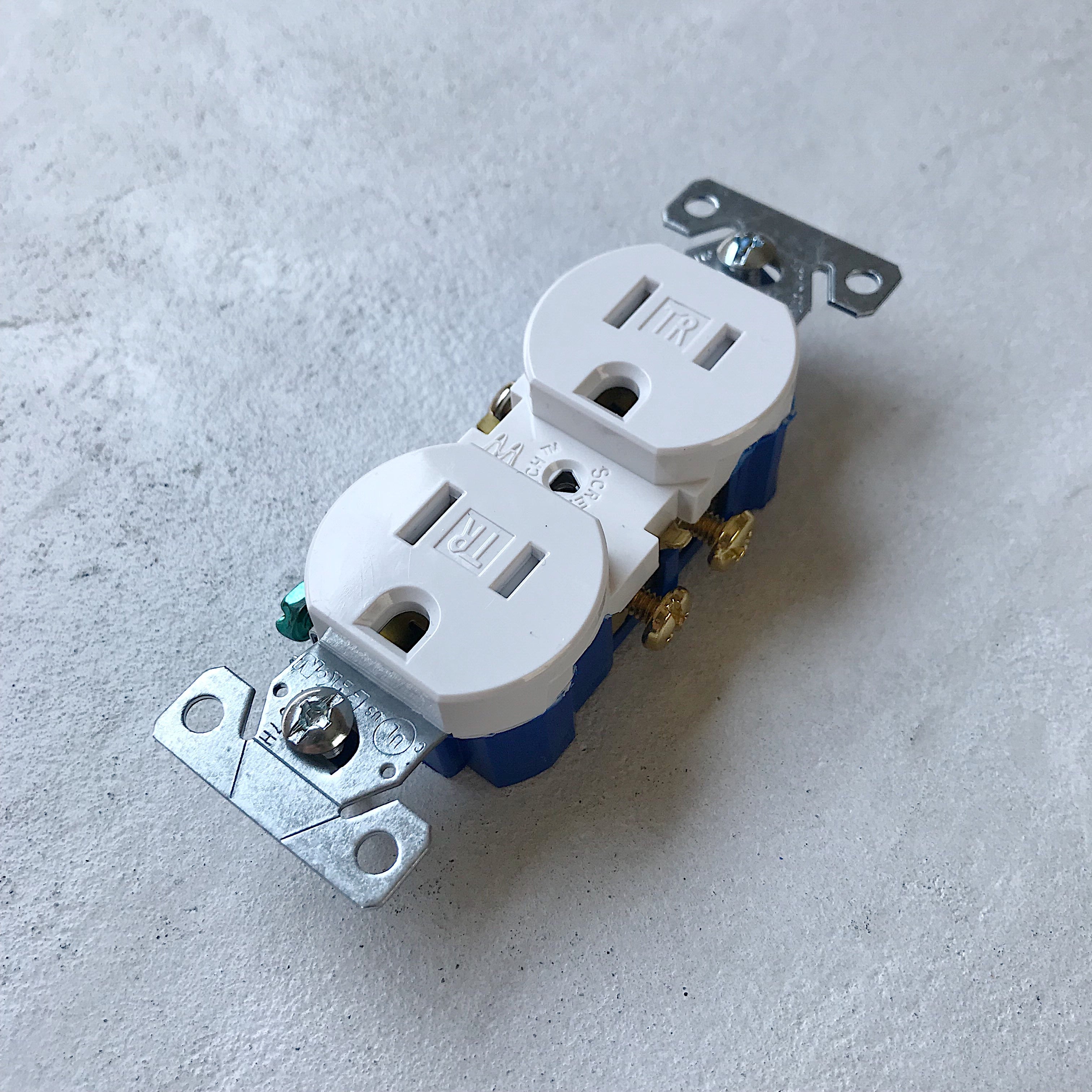 アメリカン防塵コンセント ホワイト