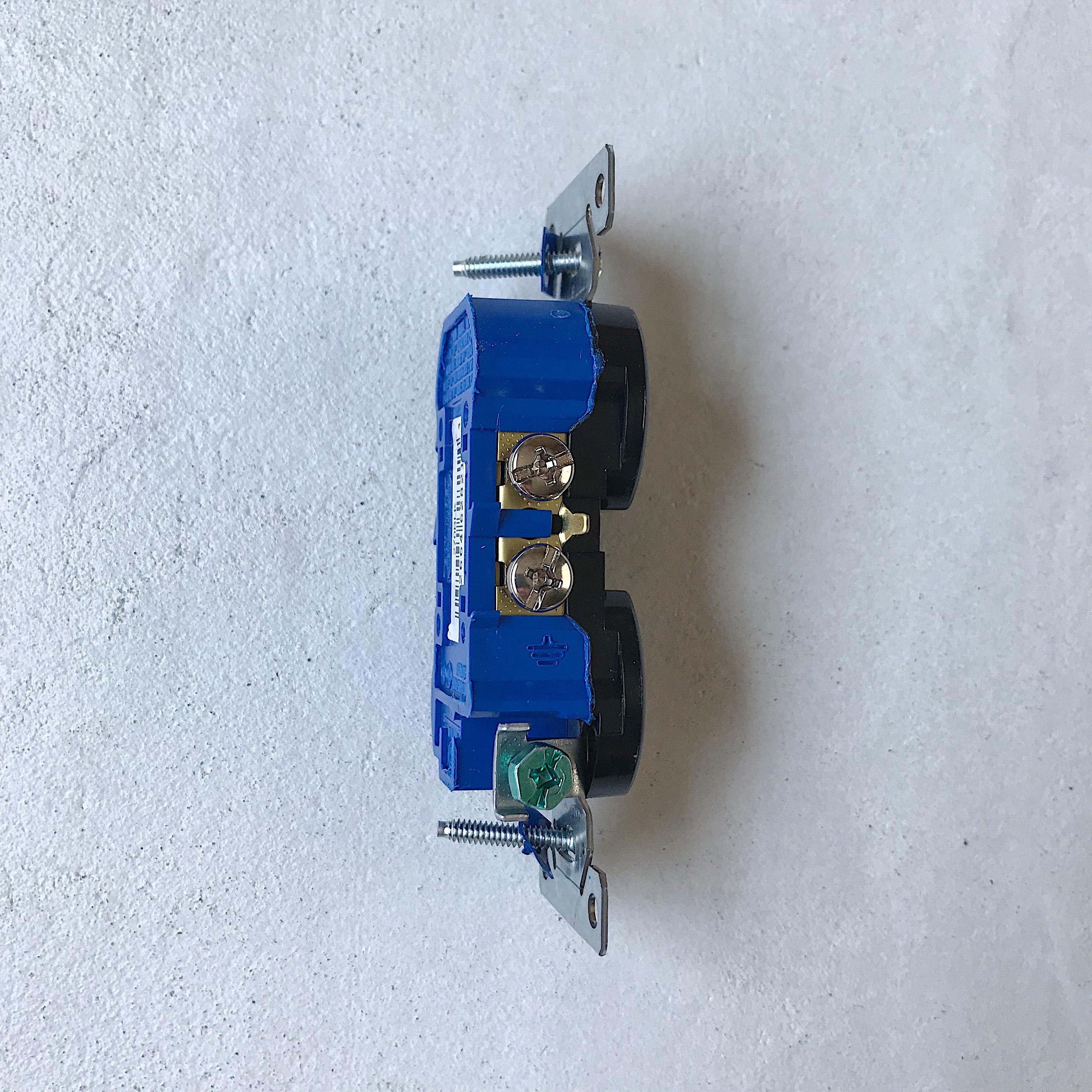 アメリカンコンセント ブラック