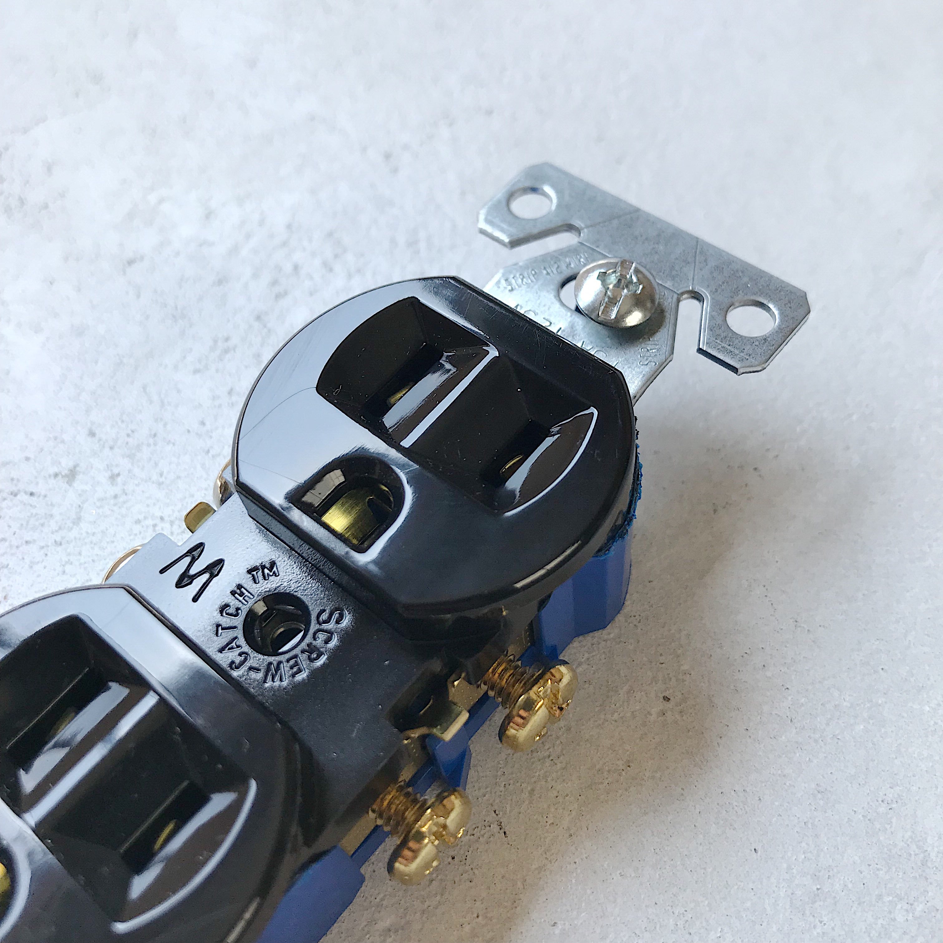 アメリカンコンセント ブラック