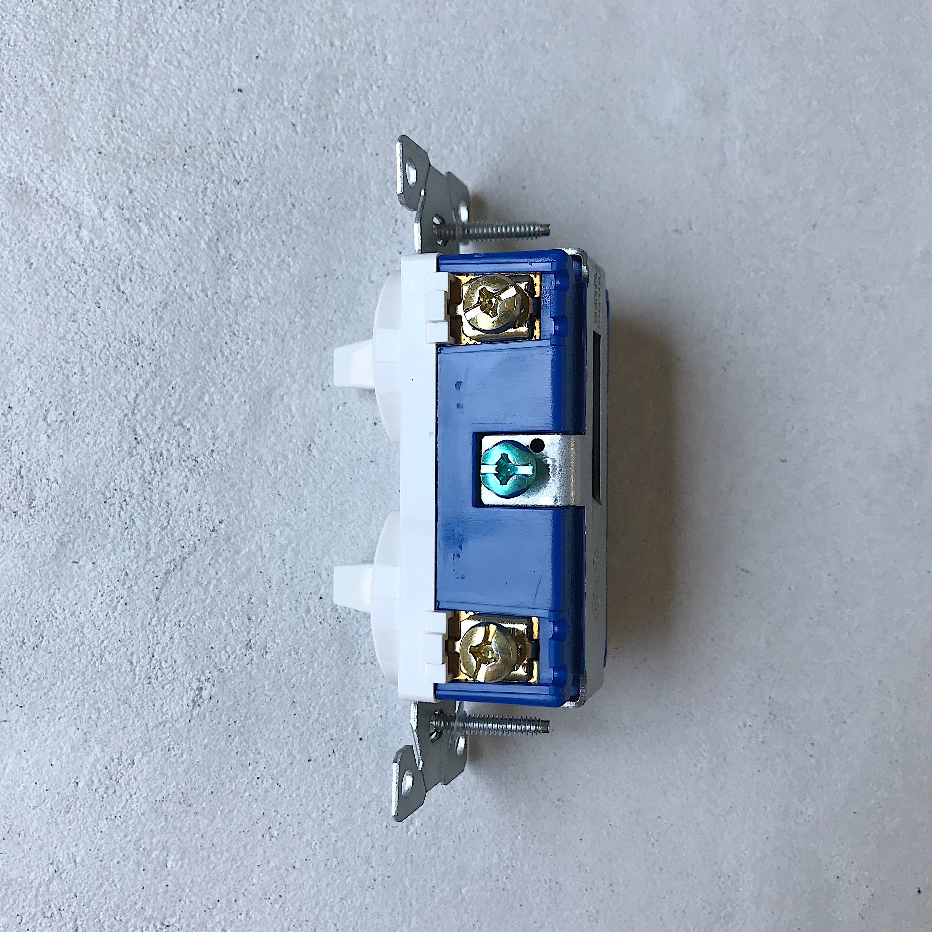 アメリカンダブルスイッチ (3路/3路)