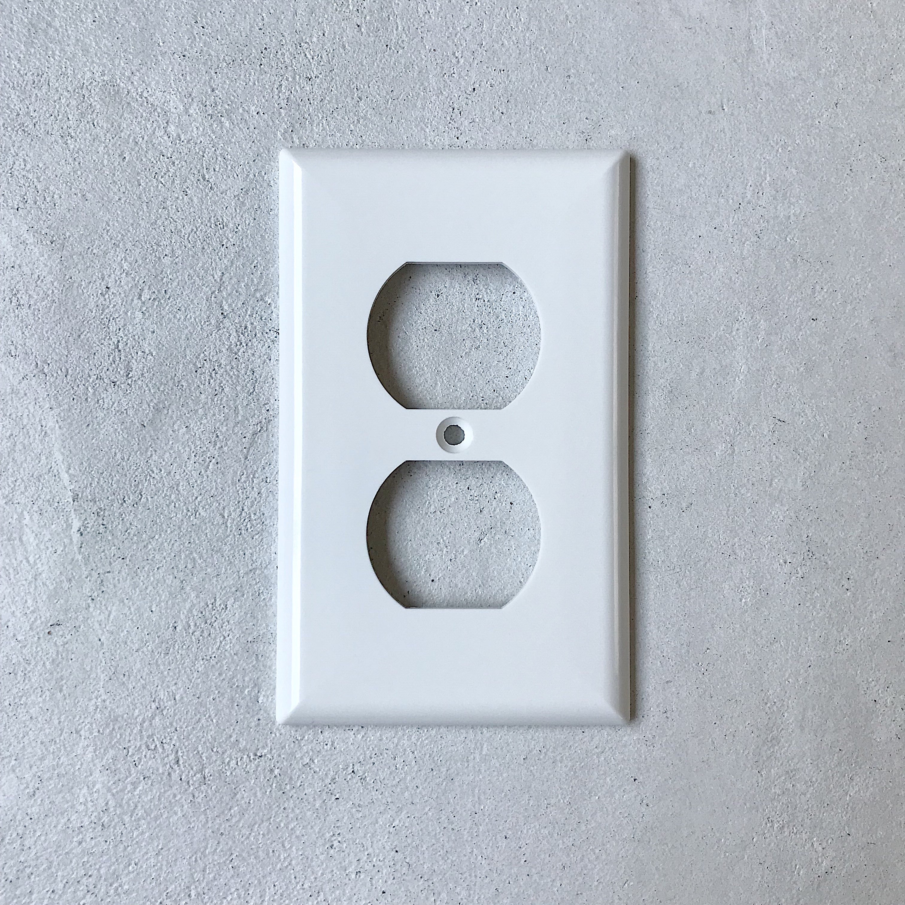 アメリカン2口コンセントプレート(プラスチック)