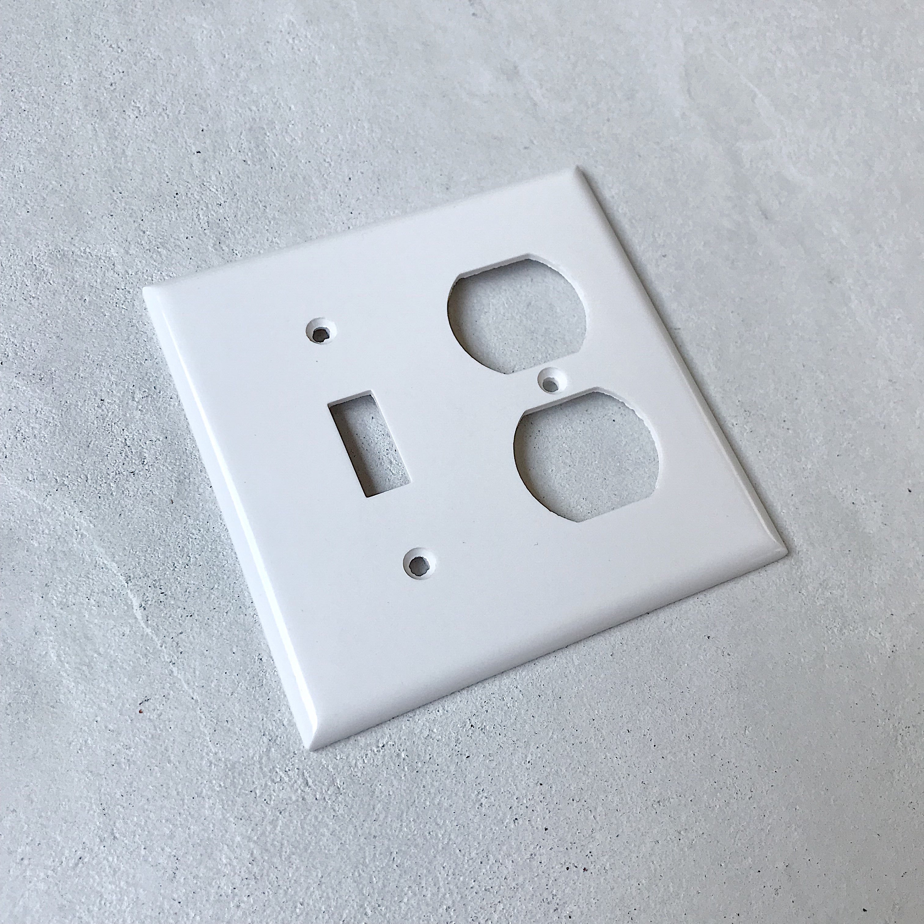 アメリカン1口スイッチ/2口コンセントプレート(プラスチック)