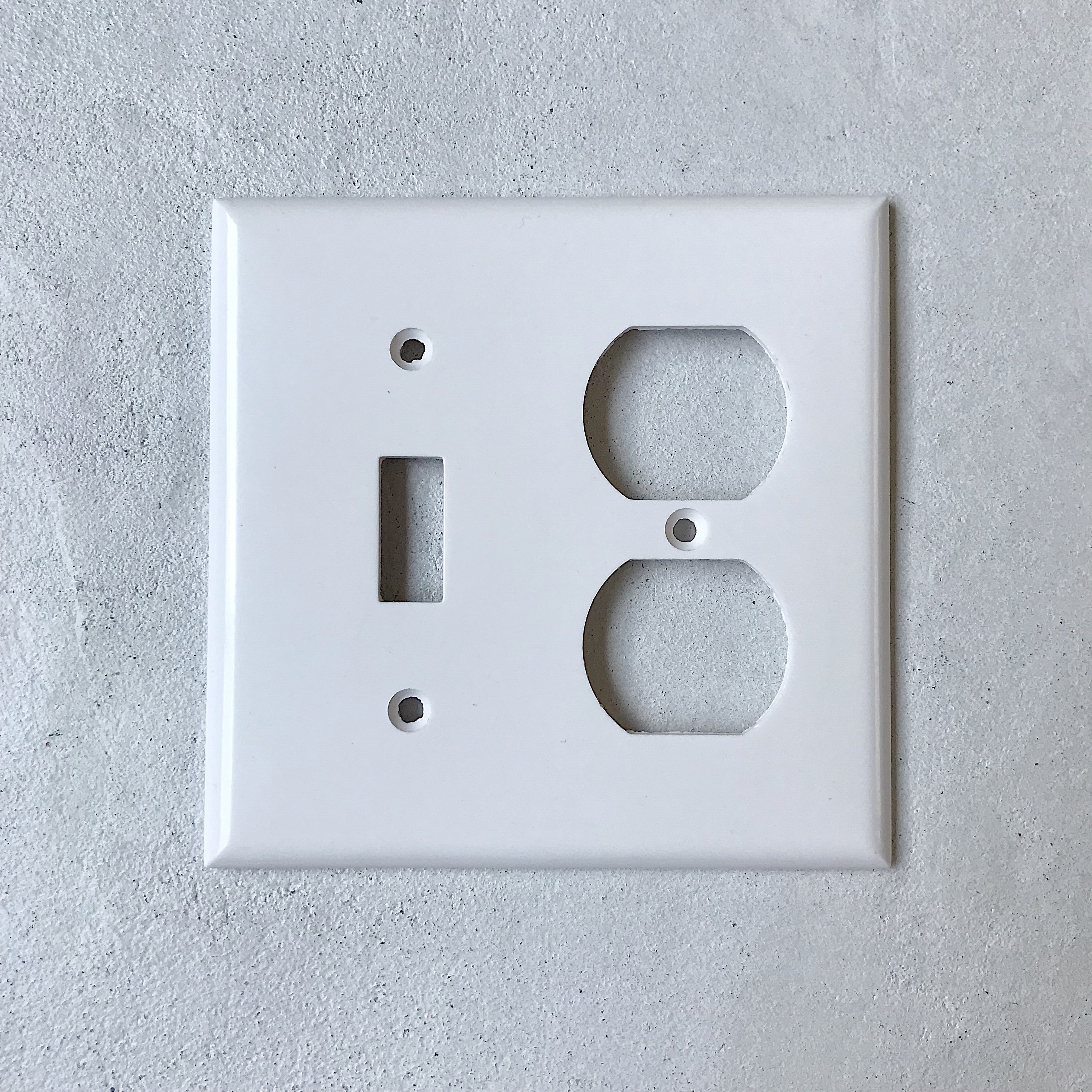 アメリカン1口スイッチ/2口コンセントプレート(プラスチック)