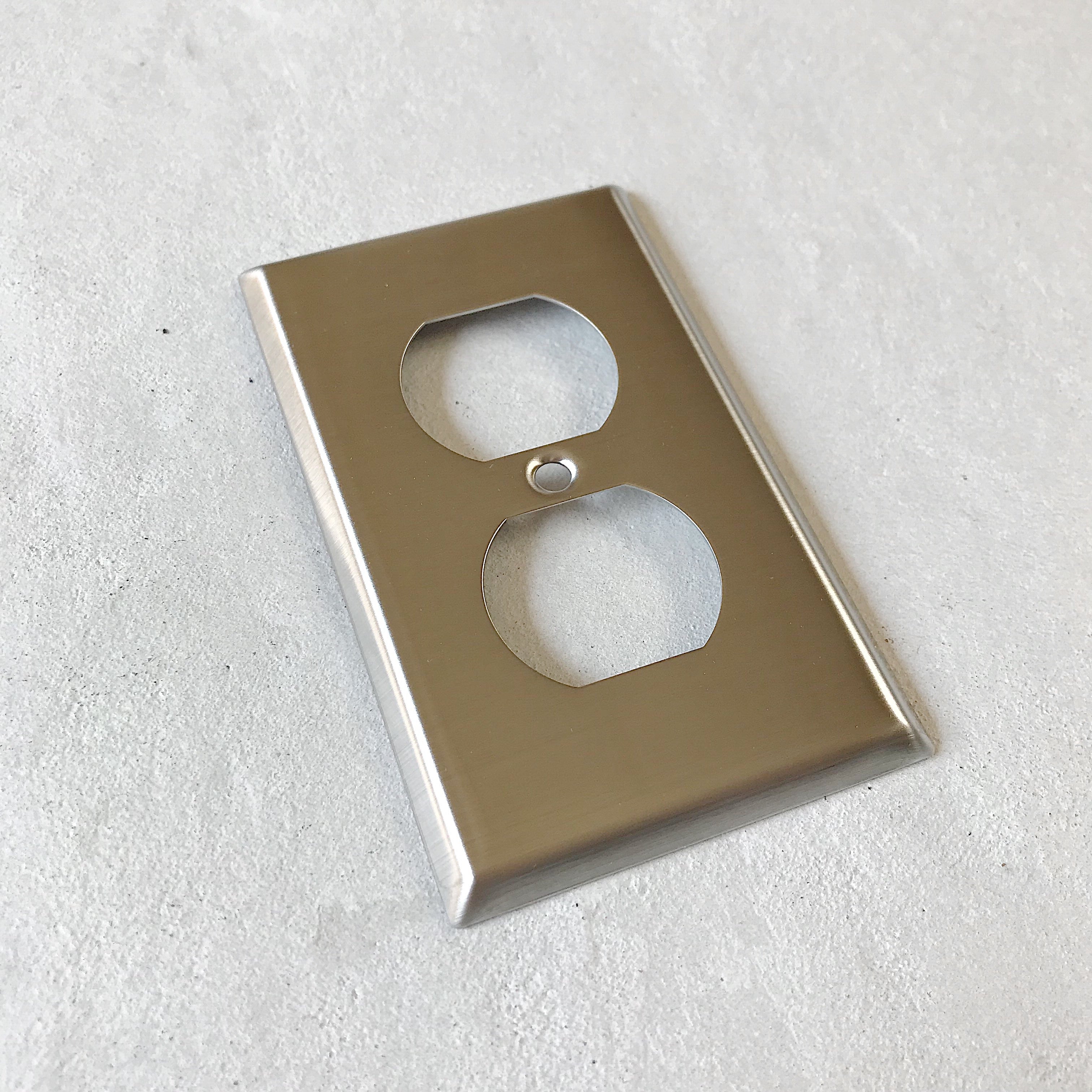 アメリカン2口コンセントプレート(ステンレス)