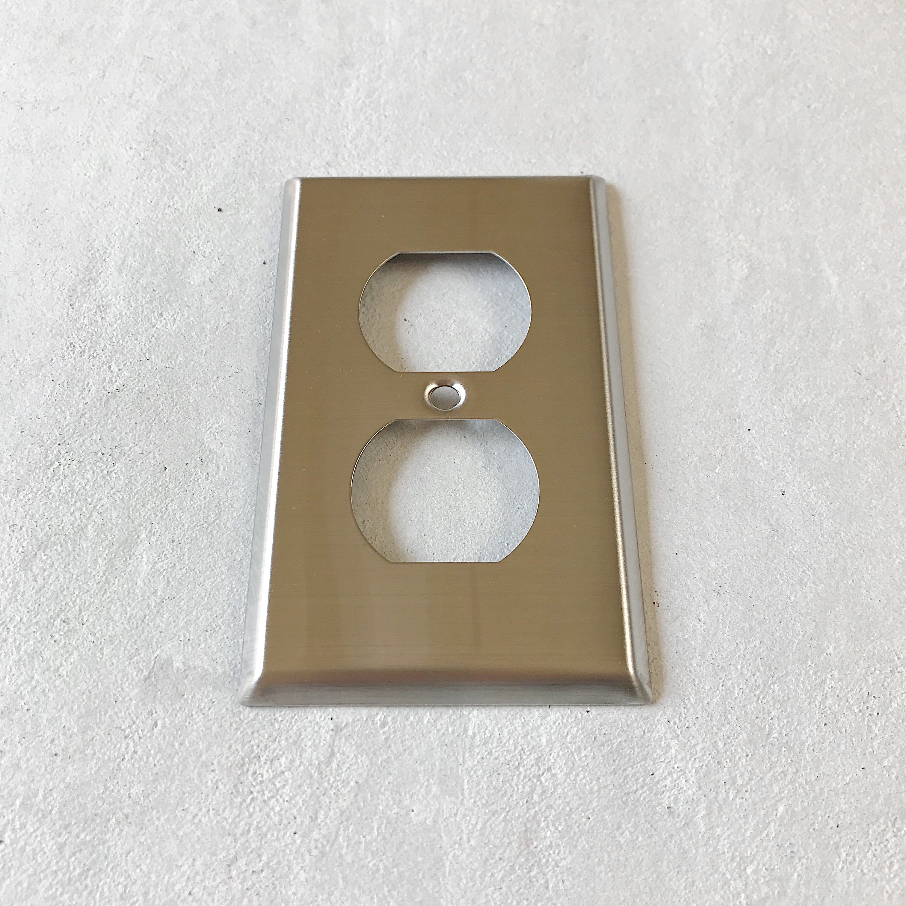 アメリカン2口コンセントプレート(ステンレス)