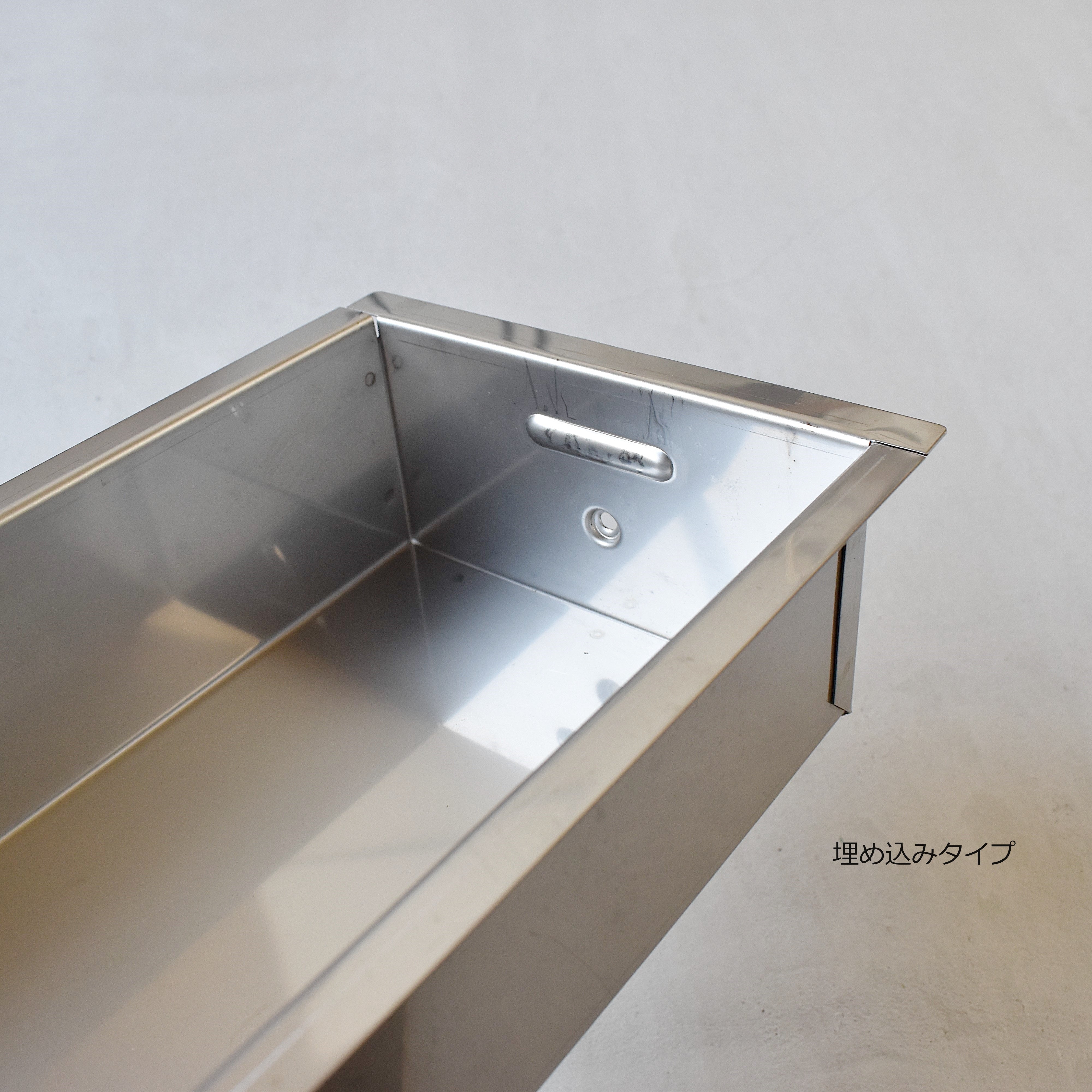 STAINLESS TISSUE DISPENSER