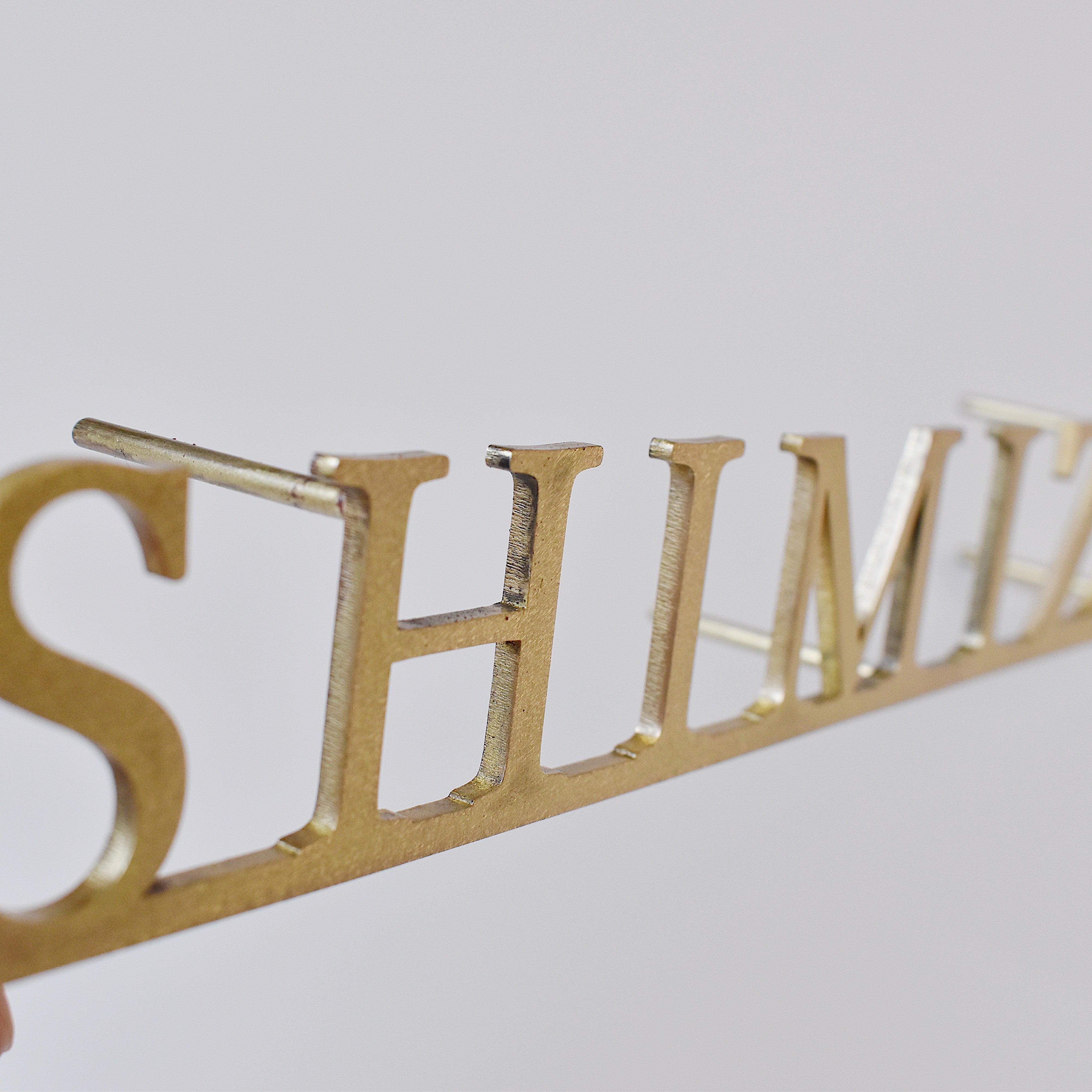 真鍮切り文字表札　アンダーバータイプ［受注生産品］