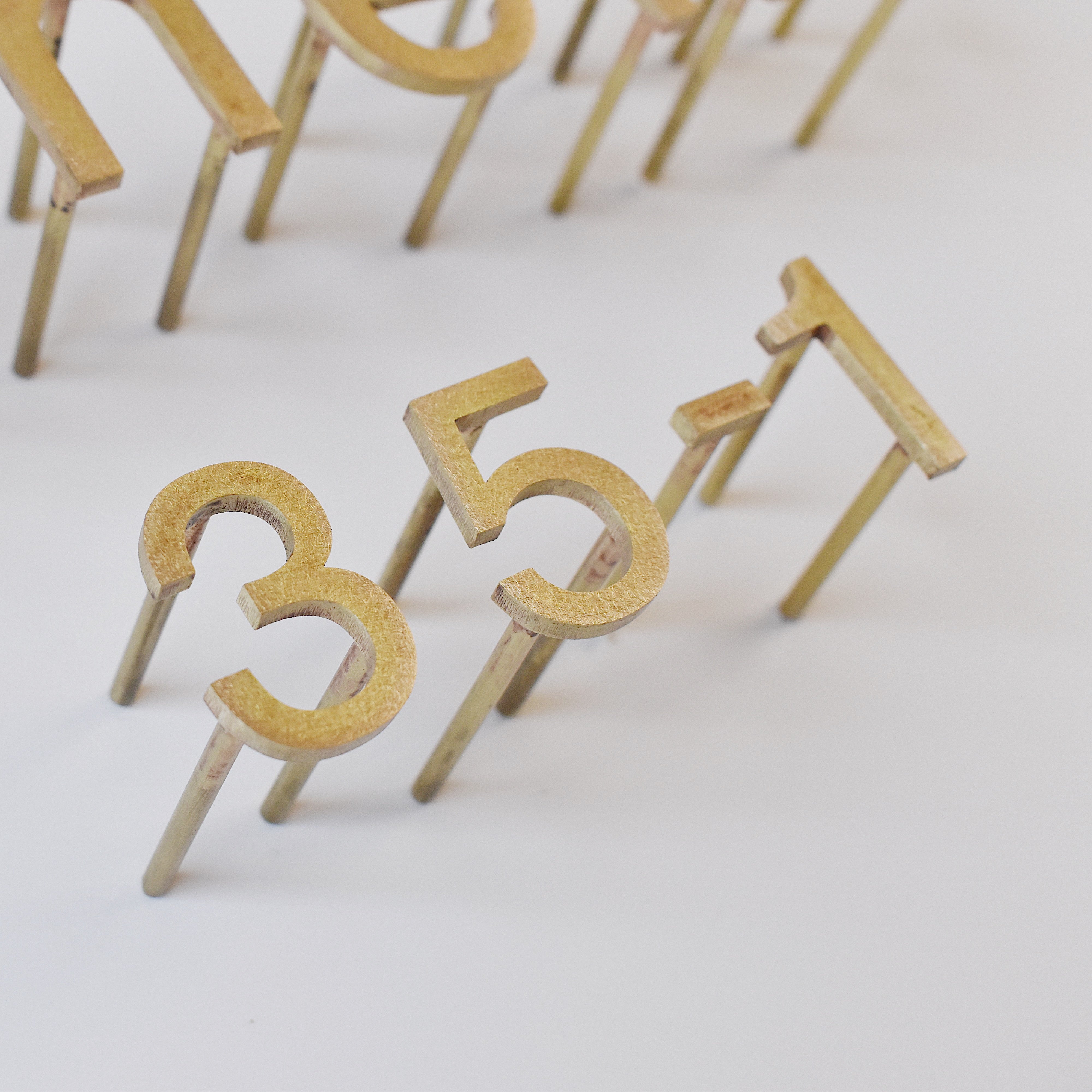 真鍮切り文字表札　文字単体タイプ［受注生産品］