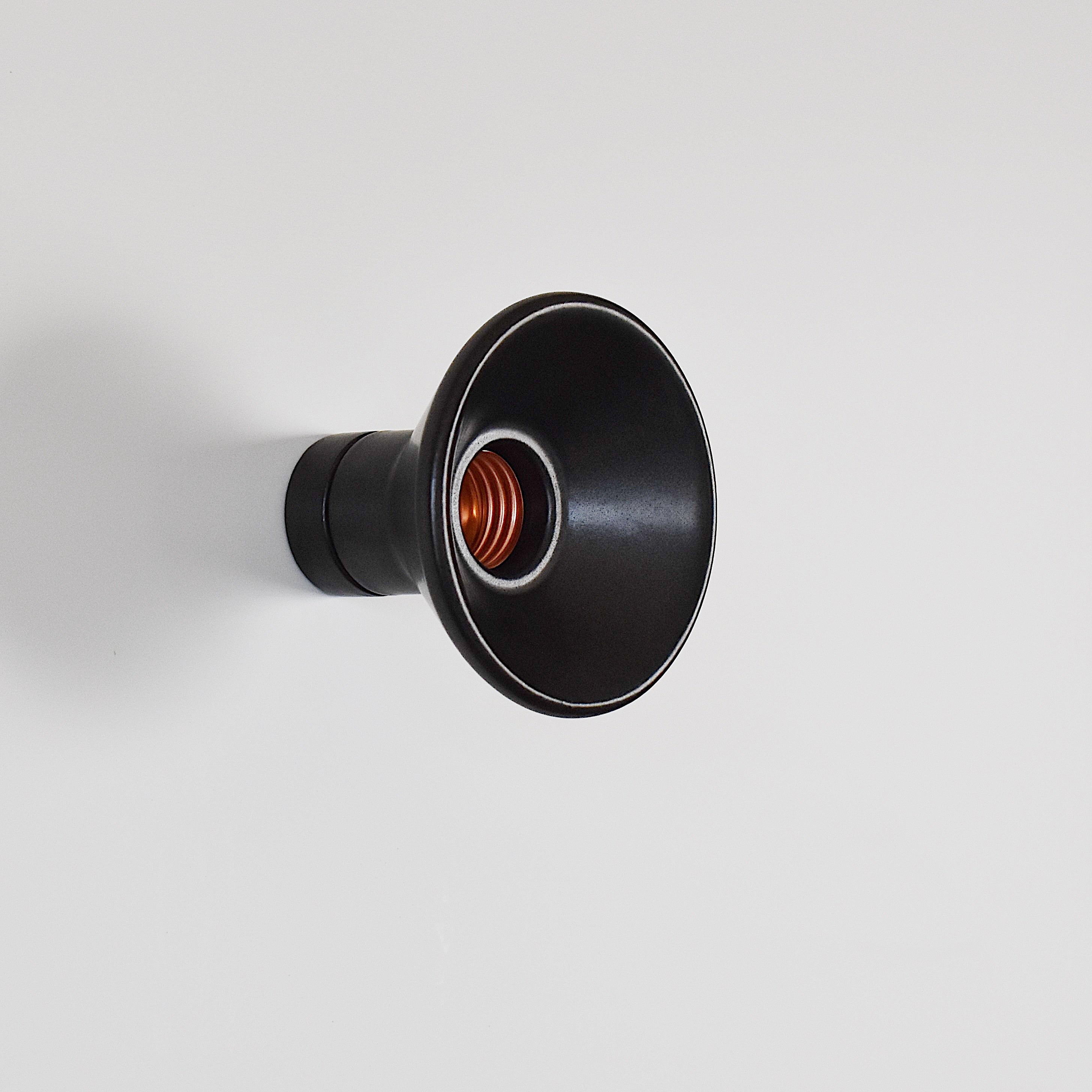 PORCELAIN FLANGE SOCKET