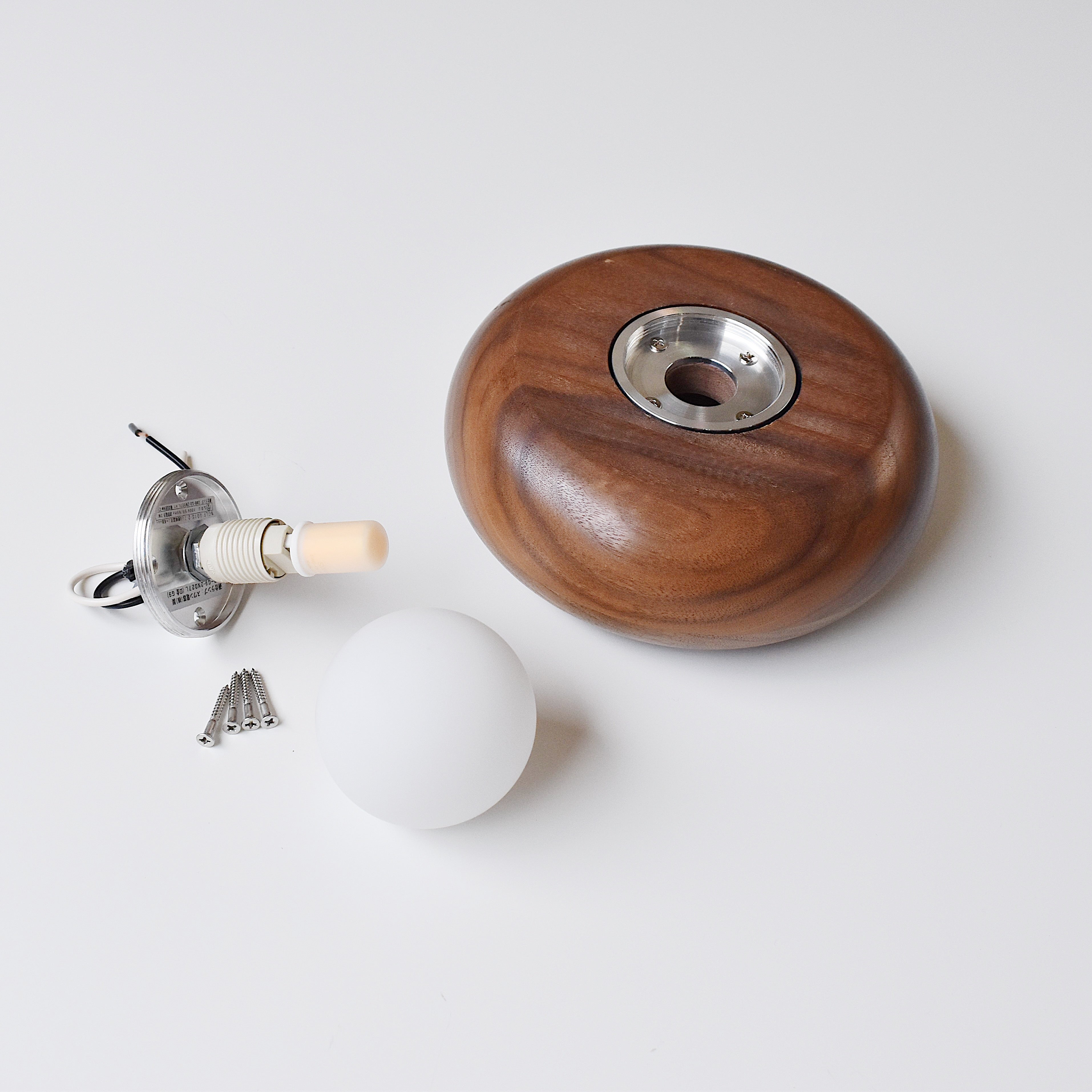 DOUGHNUTS LIGHT［受注生産品］