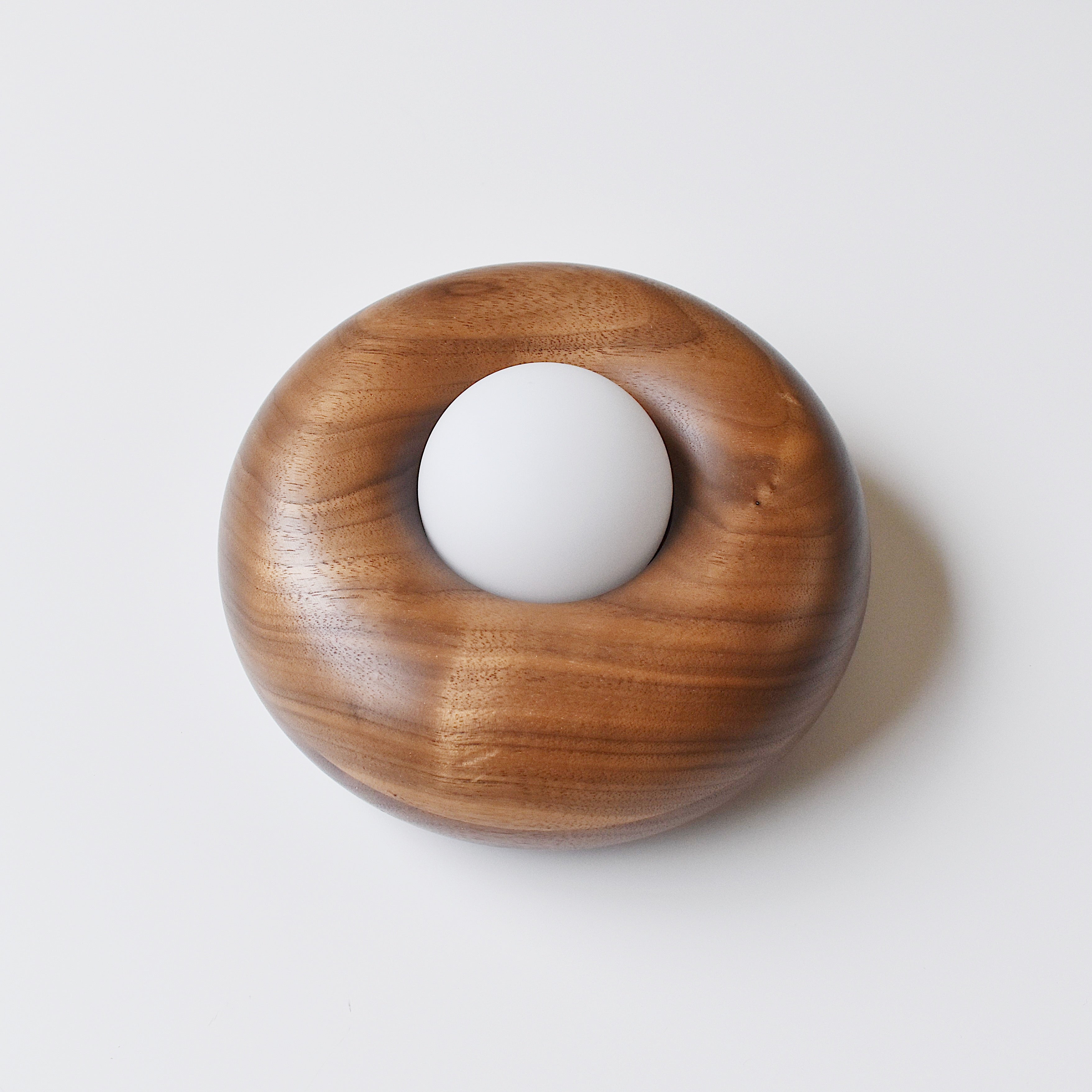DOUGHNUTS LIGHT［受注生産品］