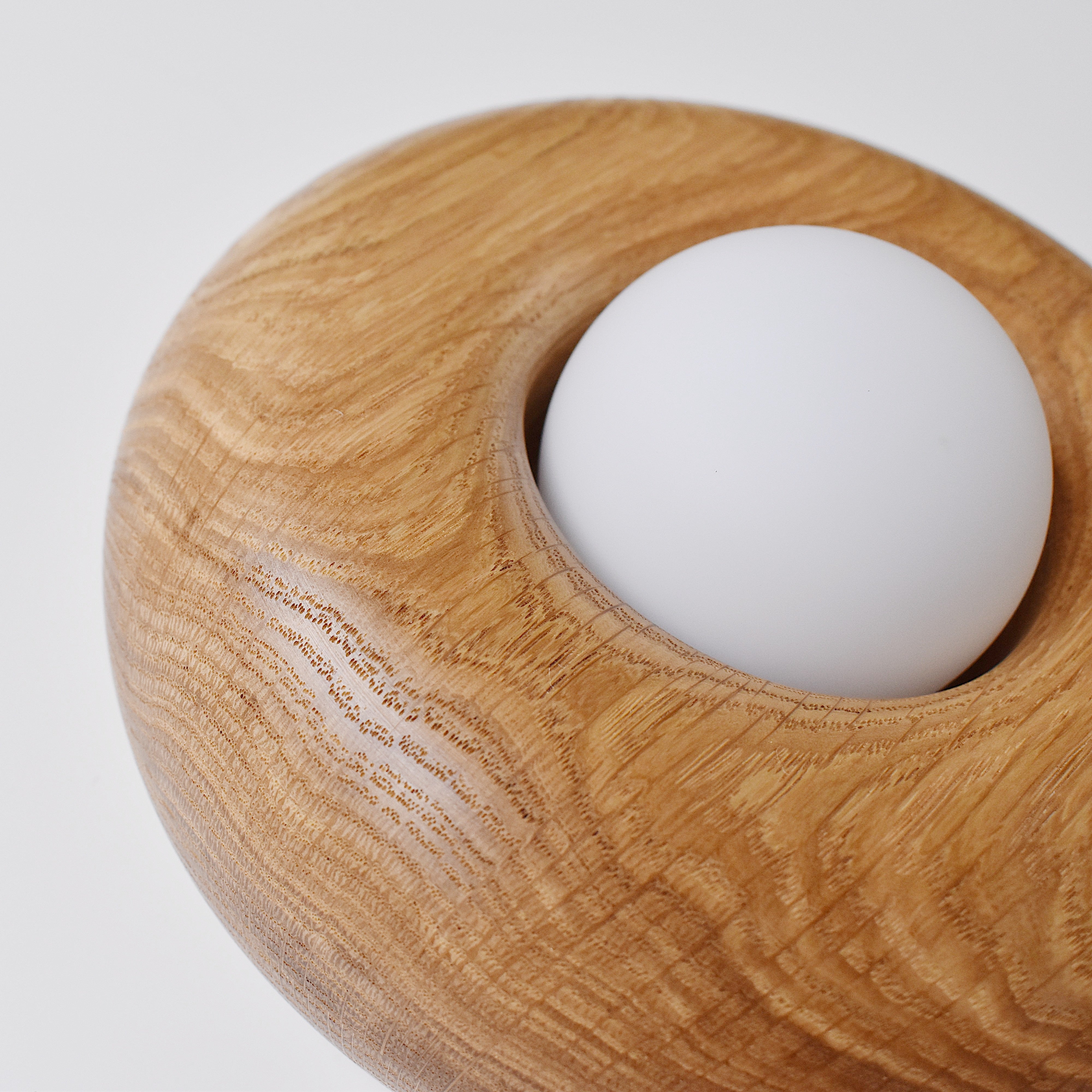 DOUGHNUTS LIGHT［受注生産品］