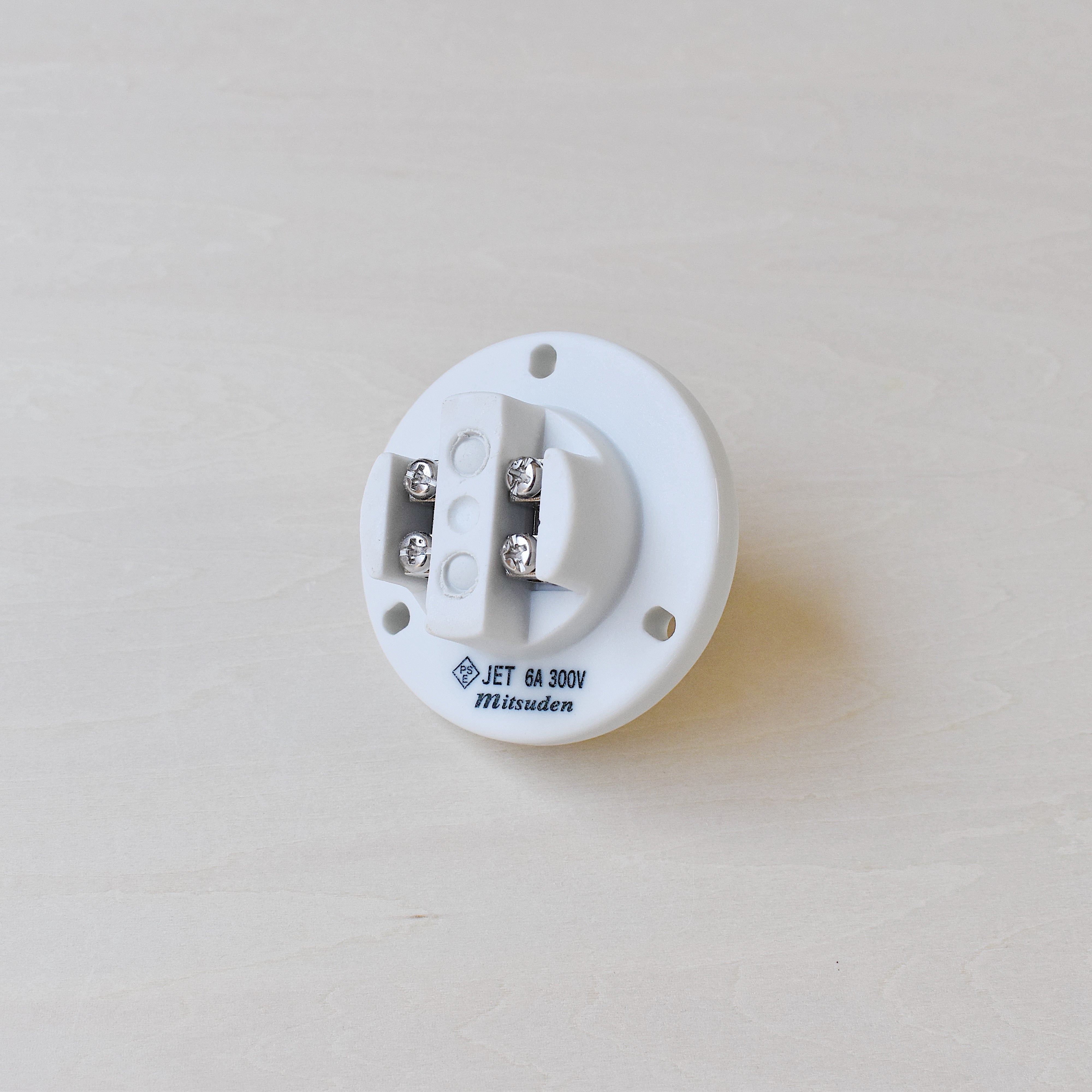 RECESSED PORCELAIN SOCKET & COVER