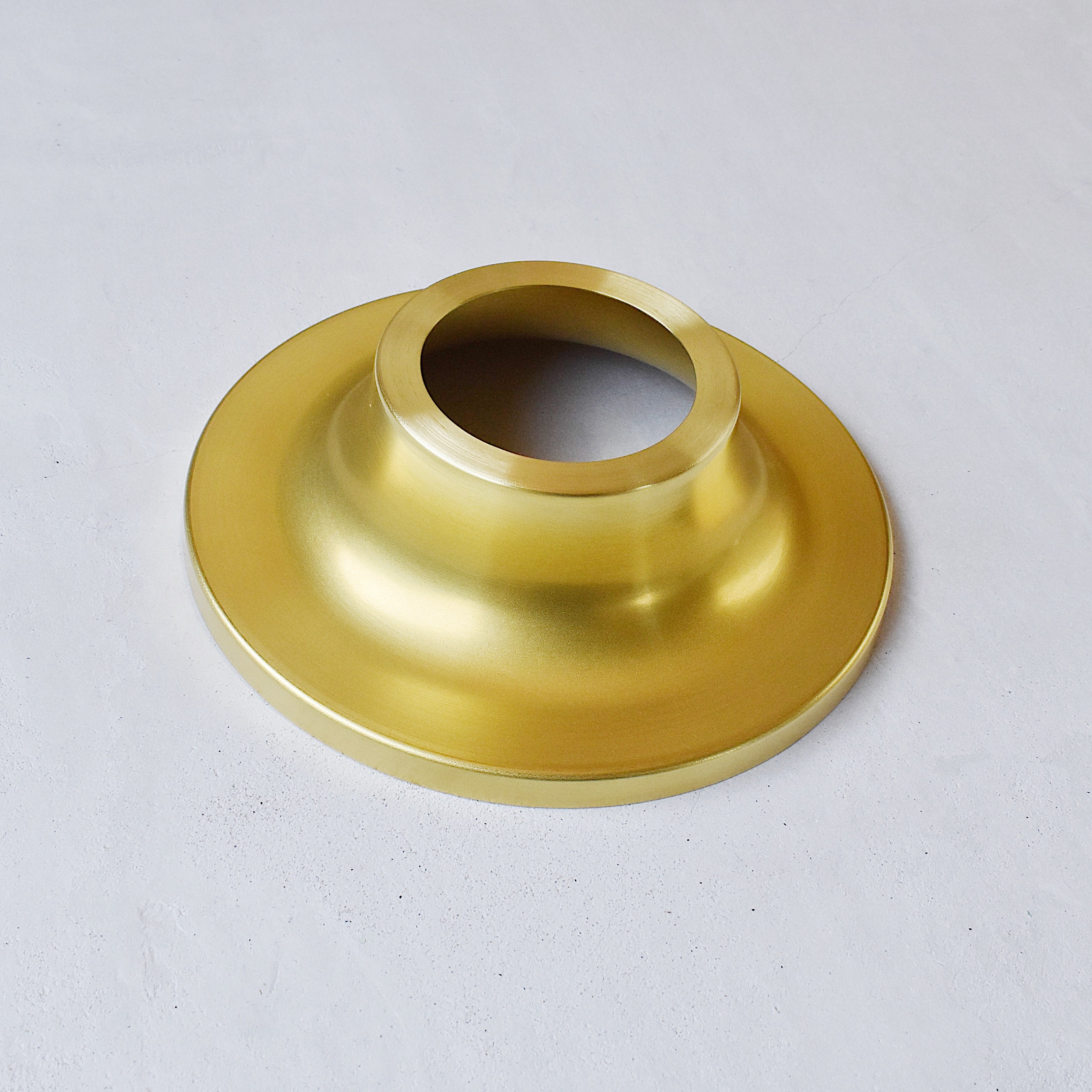 METAL BASE LIGHT BRASS