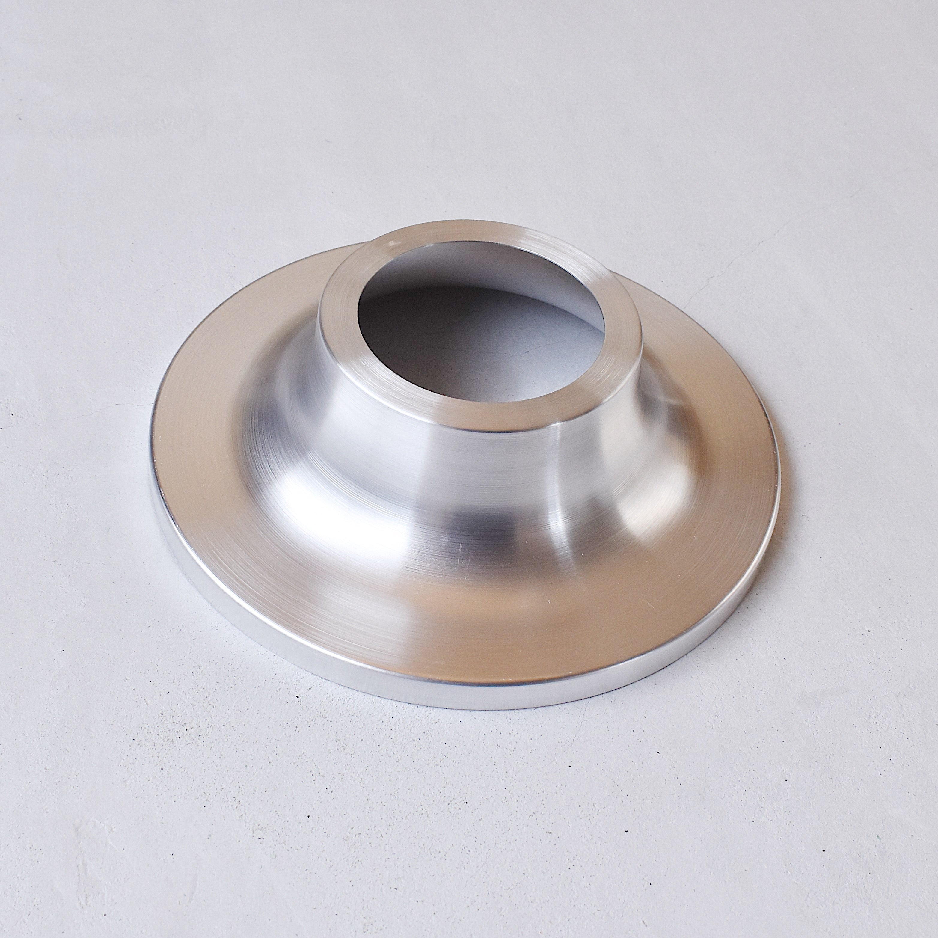 METAL BASE LIGHT ALUMINUM